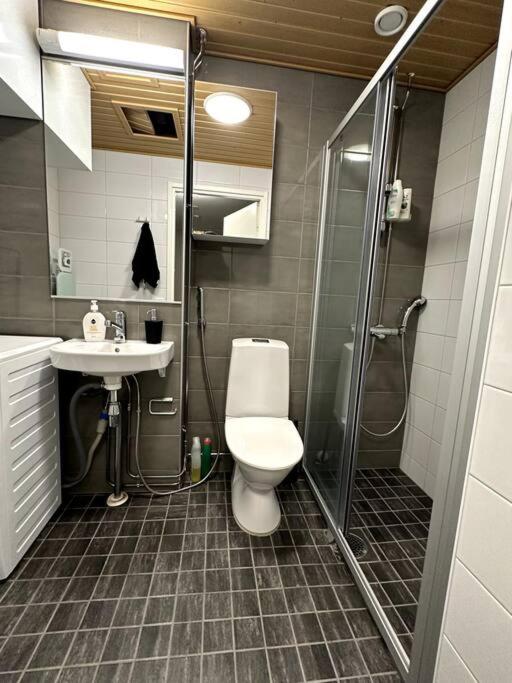 Quality Apt in the City Center For 5 - BRAND NEW view 5