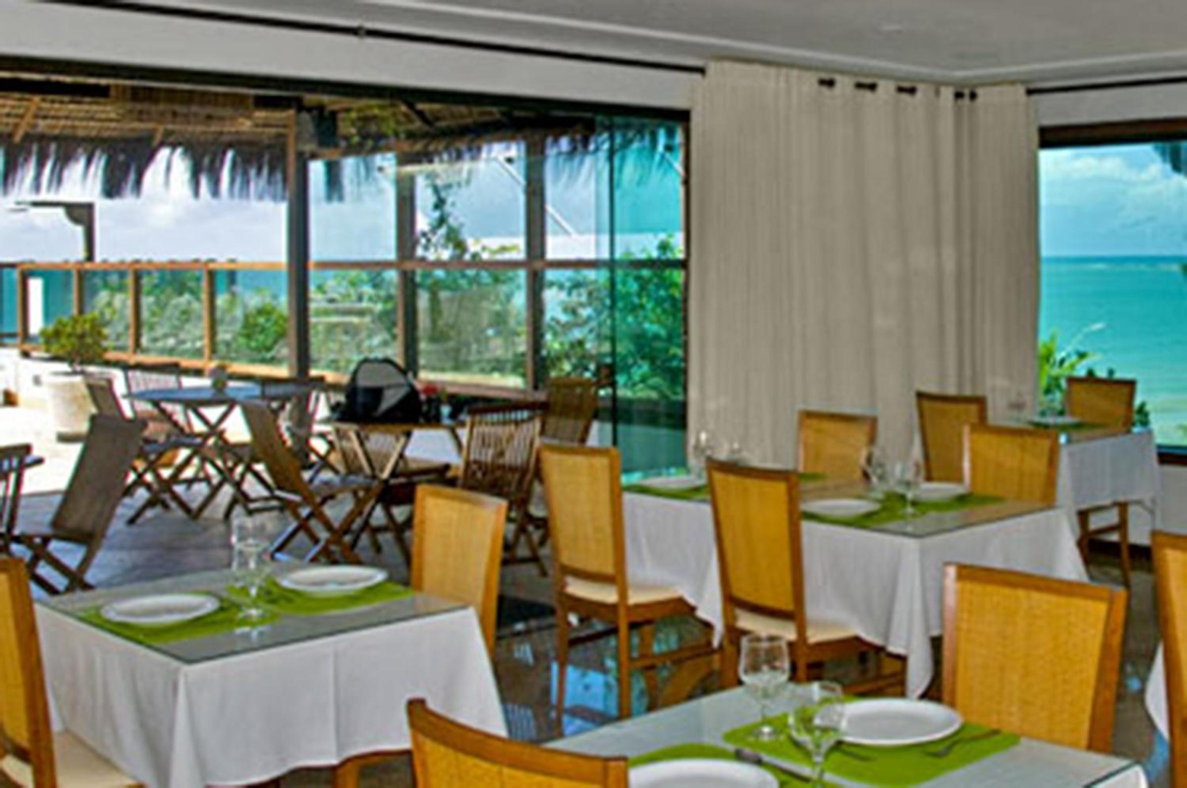 Na praia - Araça 406 Super Luxo - Lateral vista mar
