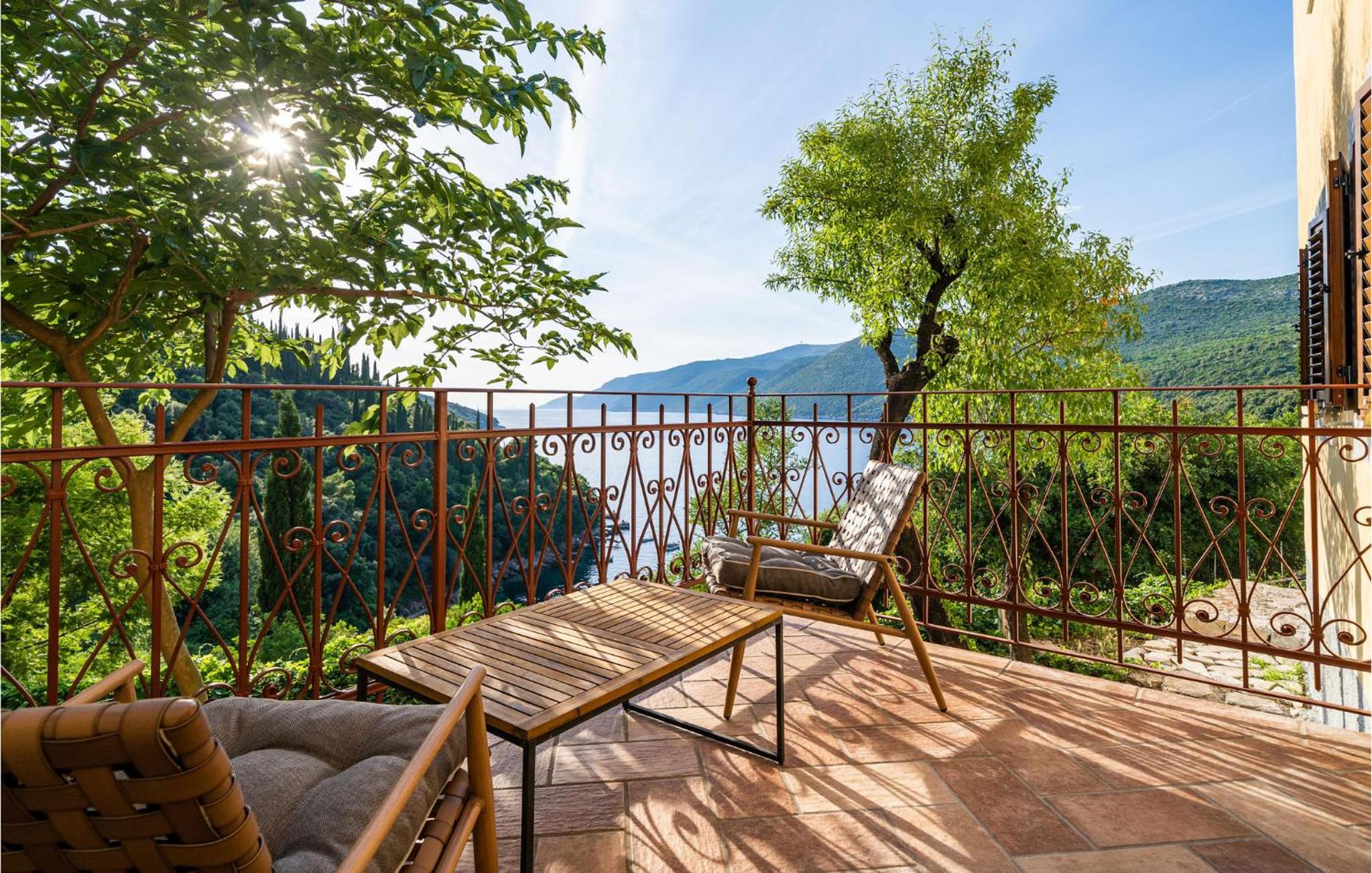 Nice Home In Gruda With Outdoor Swimming Pool