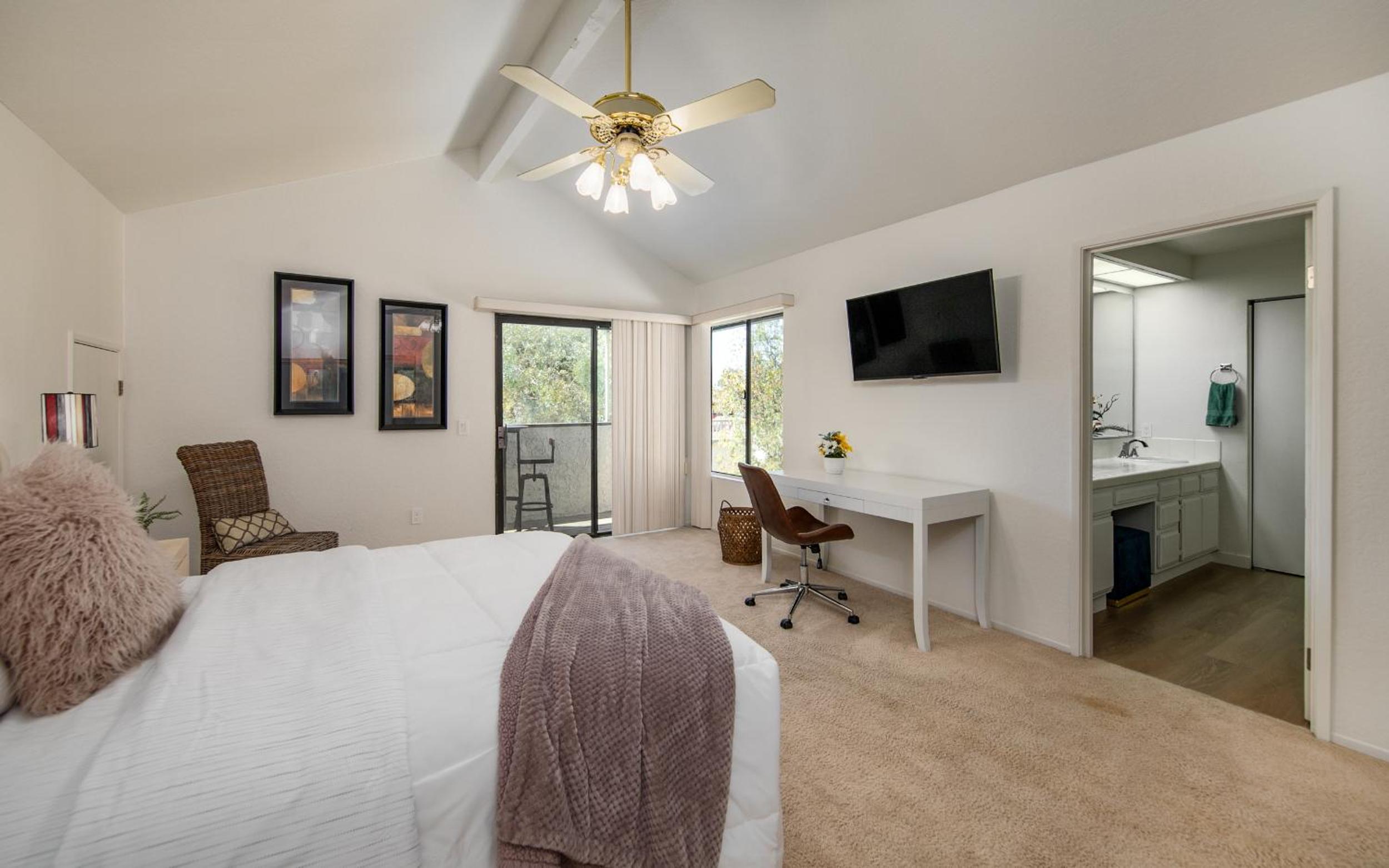 Peaceful Private Retreat In The Heart Of Town