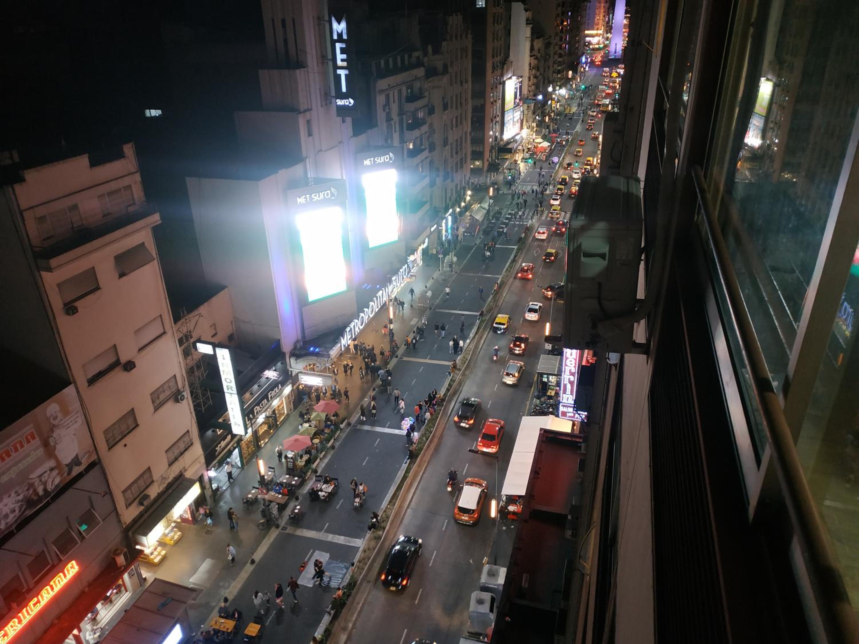 4 Ventanales sobre la Avenida Corrientes
