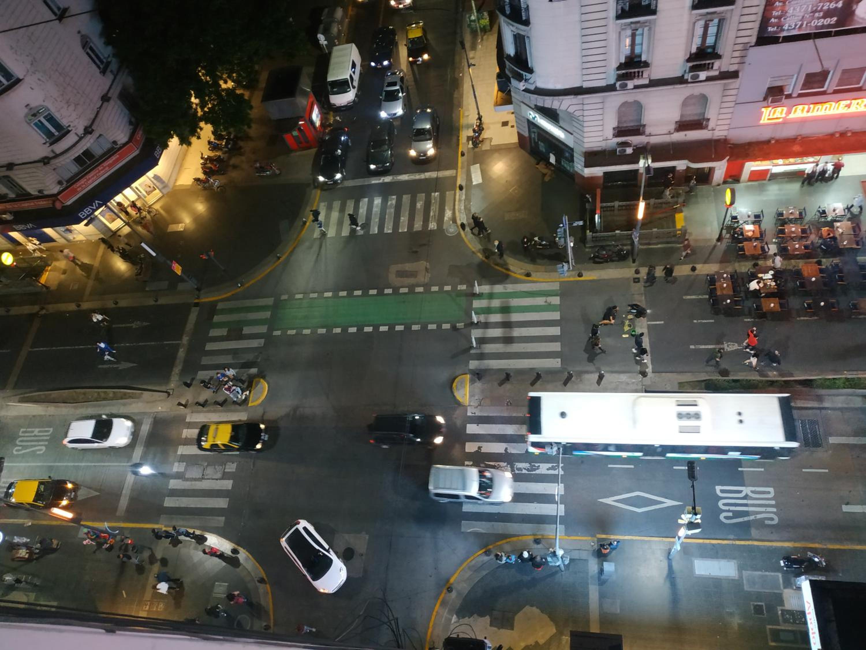 4 Ventanales sobre la Avenida Corrientes