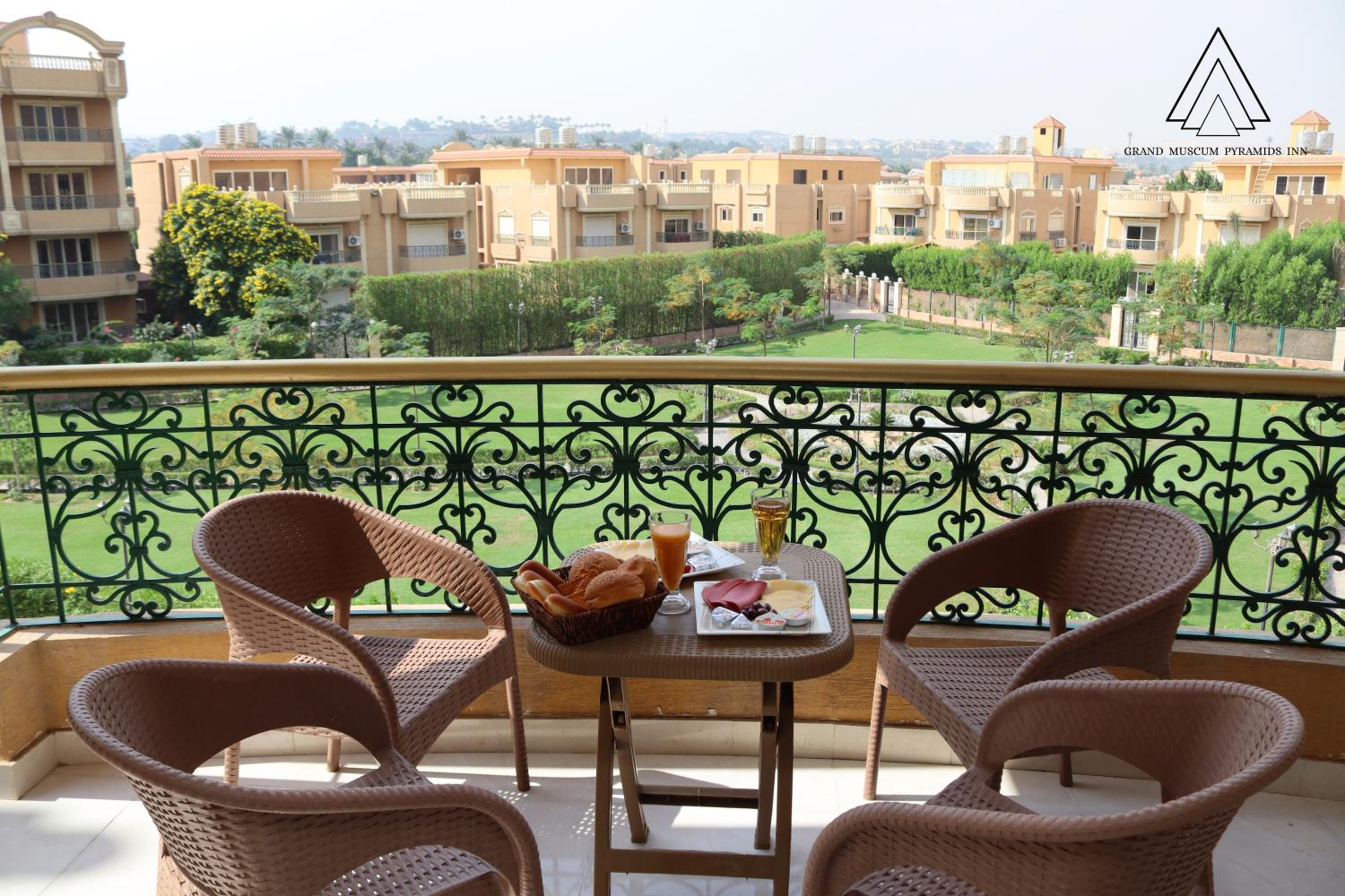 Grand Museum Pyramids Inn