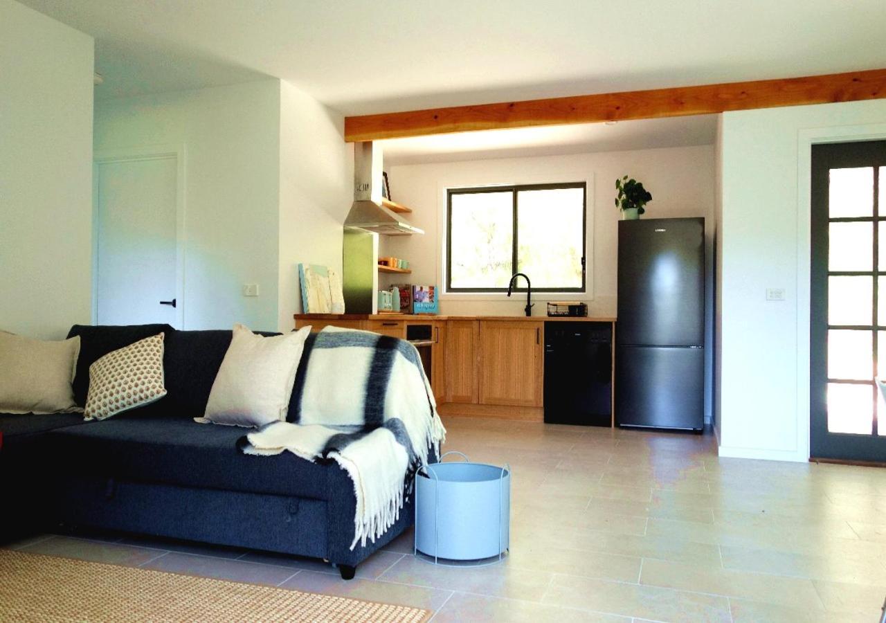 Peaceful bush retreat in newly renovated lodge in St Andrews