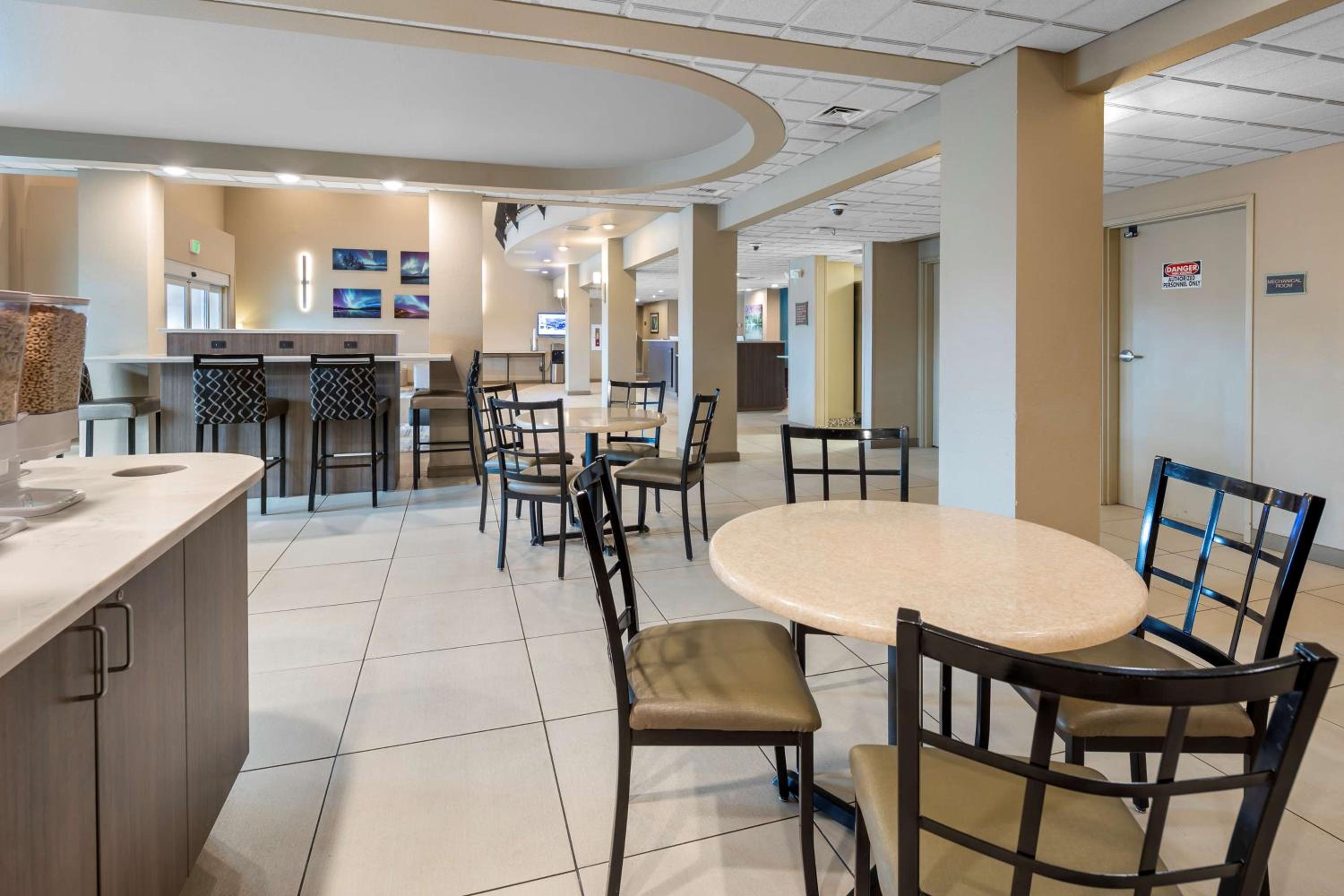 Fairbanks Vacations - Best Western Plus Chena River Lodge - Property Image 17