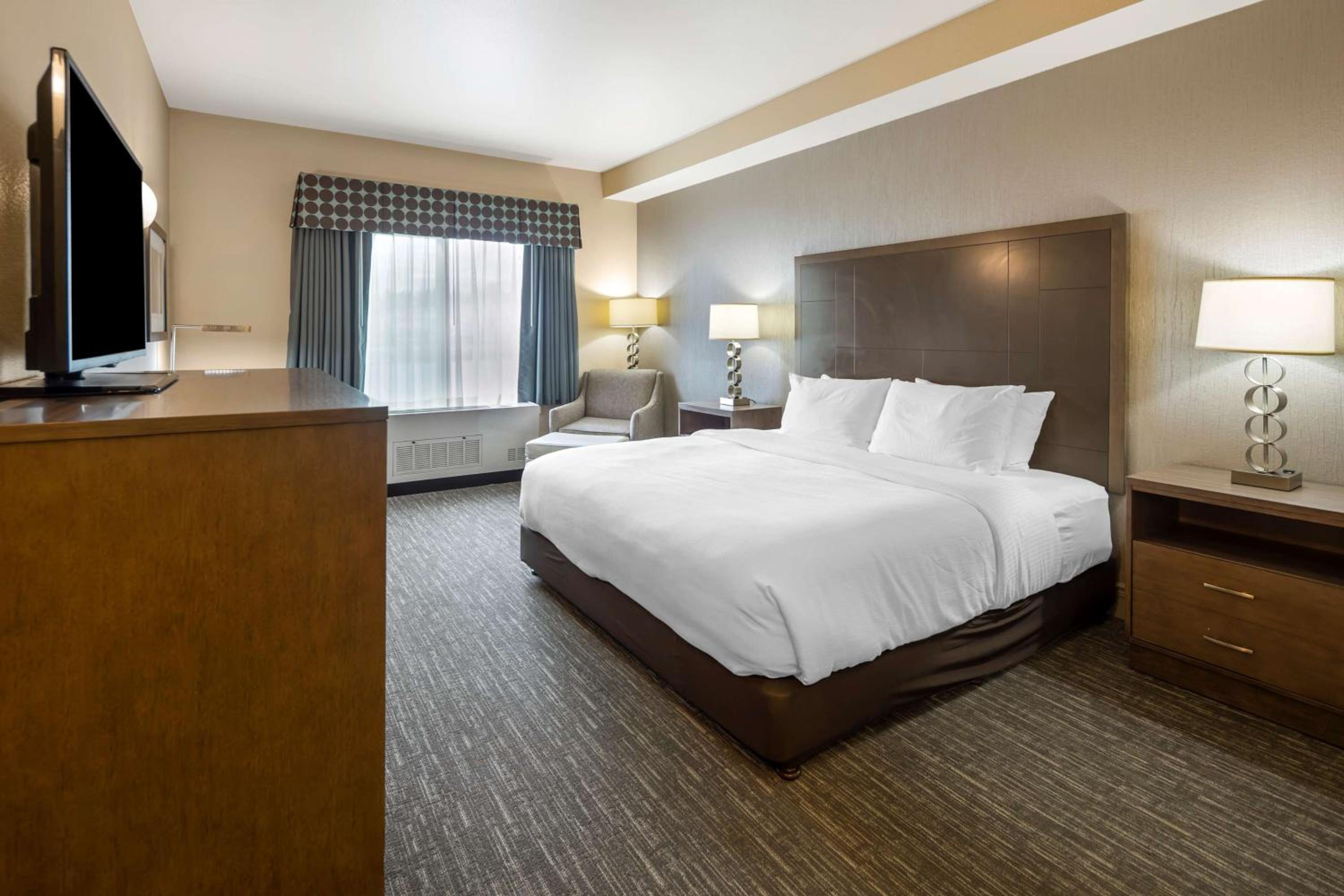 Fairbanks Vacations - Best Western Plus Chena River Lodge - Property Image 11