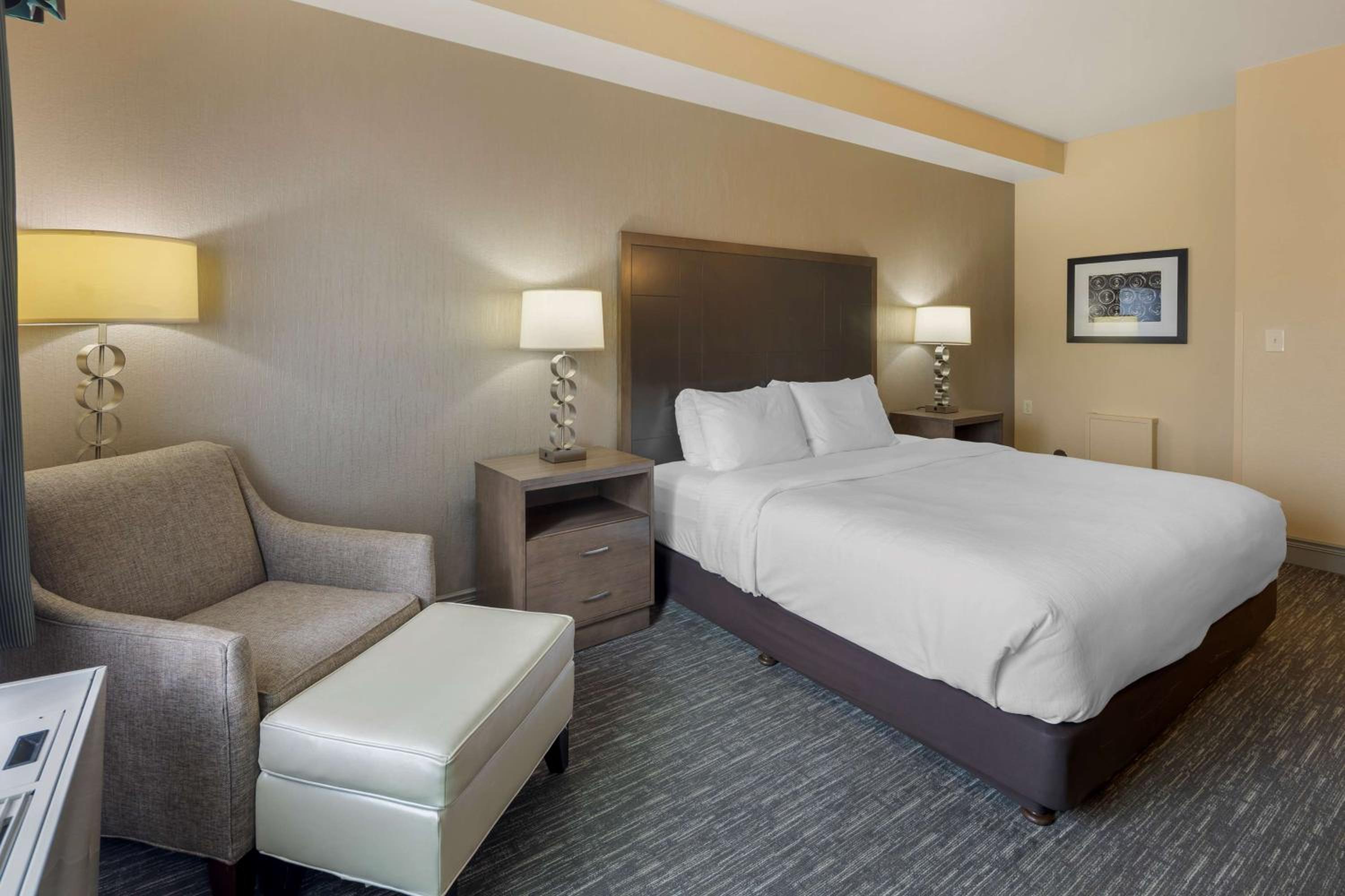 Fairbanks Vacations - Best Western Plus Chena River Lodge - Property Image 2