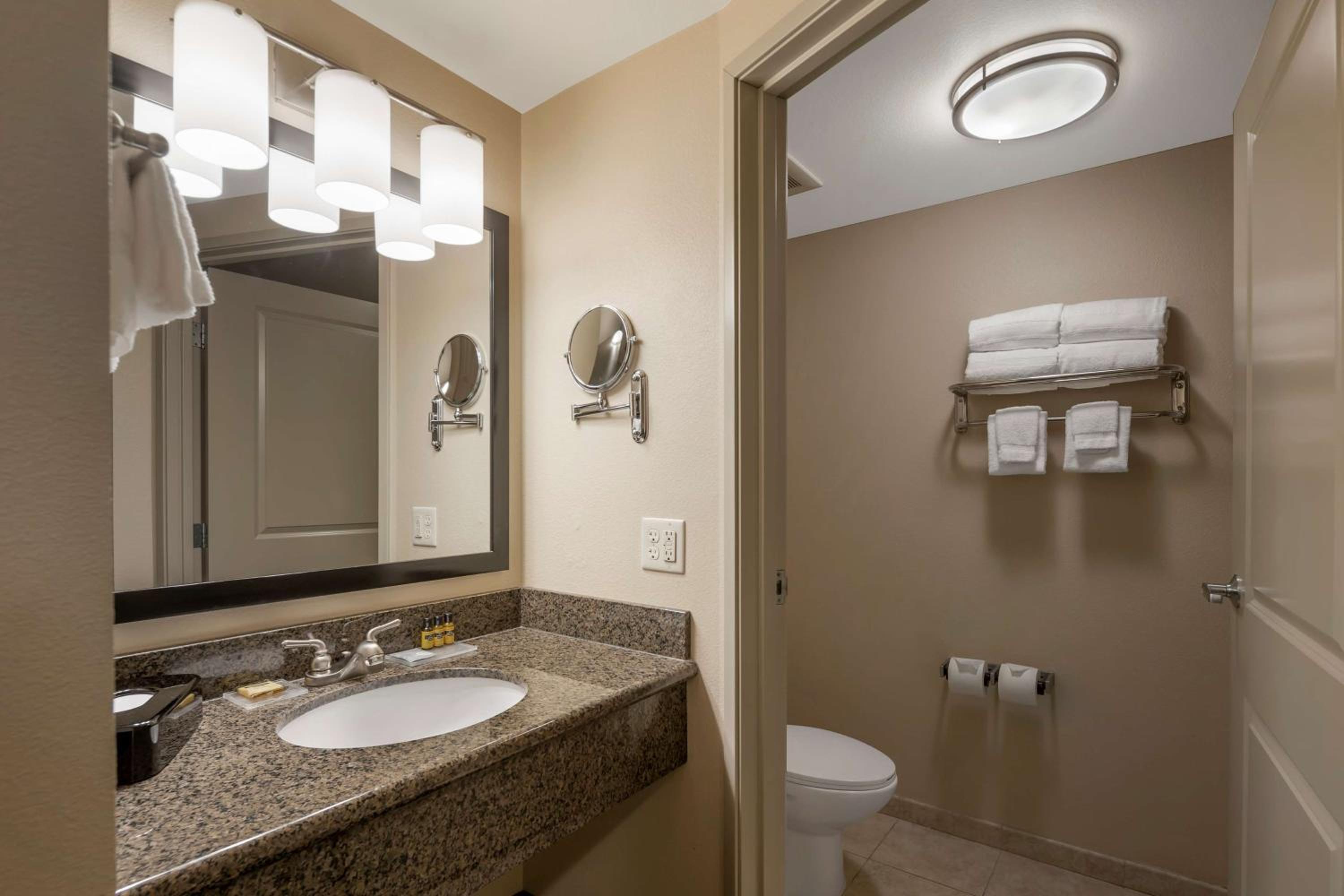 Fairbanks Vacations - Best Western Plus Chena River Lodge - Property Image 7