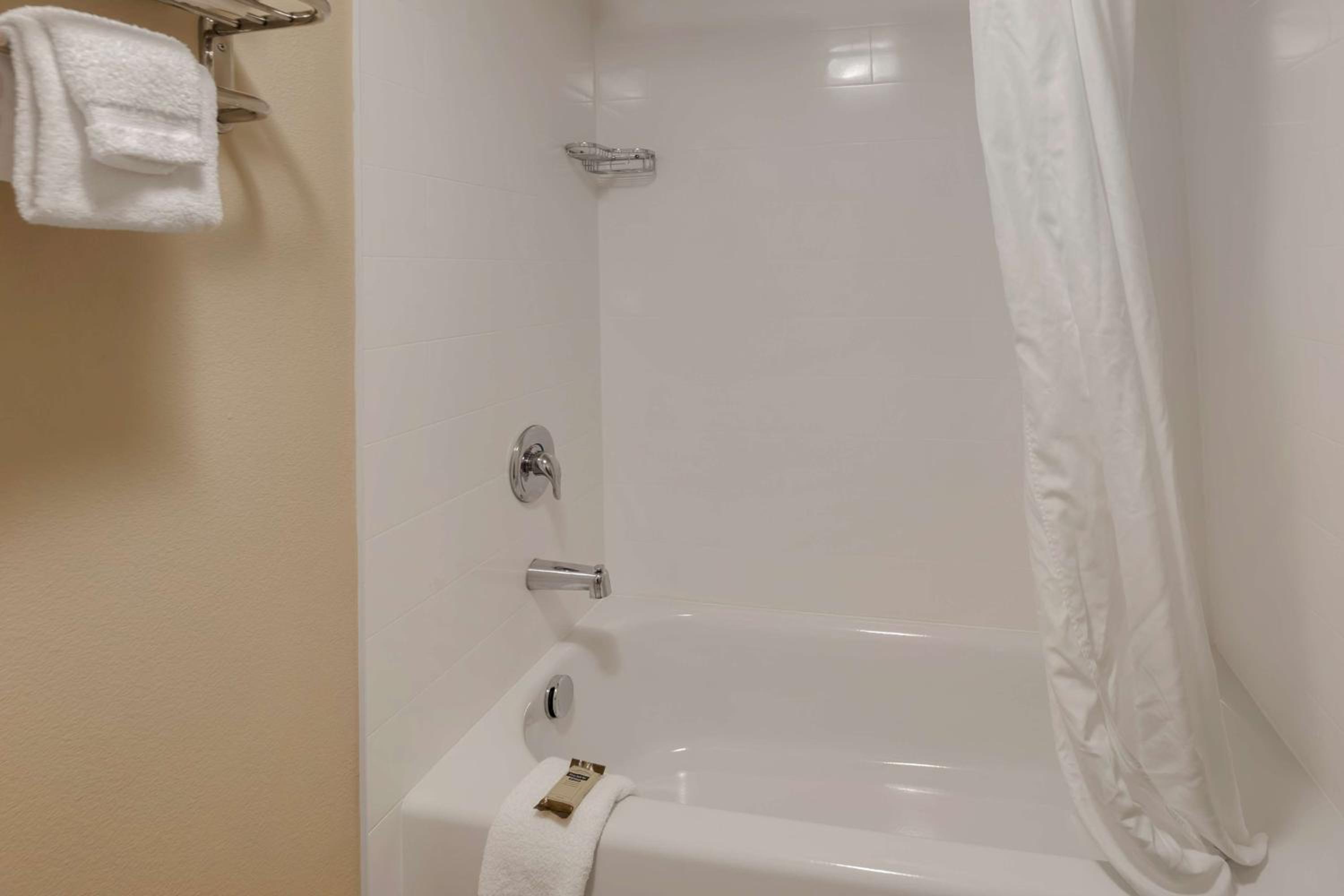 Fairbanks Vacations - Best Western Plus Chena River Lodge - Property Image 9