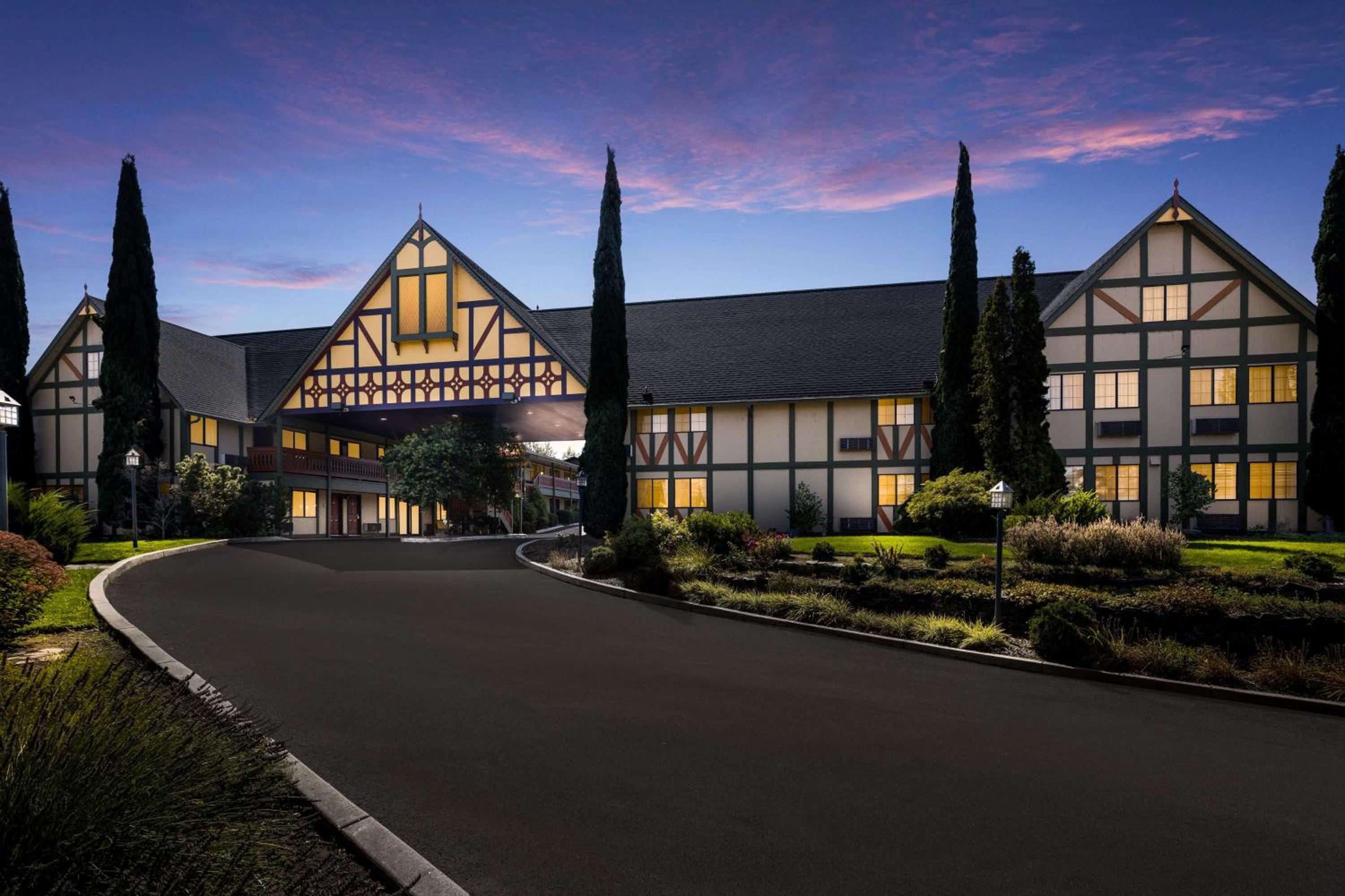 Ashland Vacations - Best Western Windsor Inn - Property Image 52