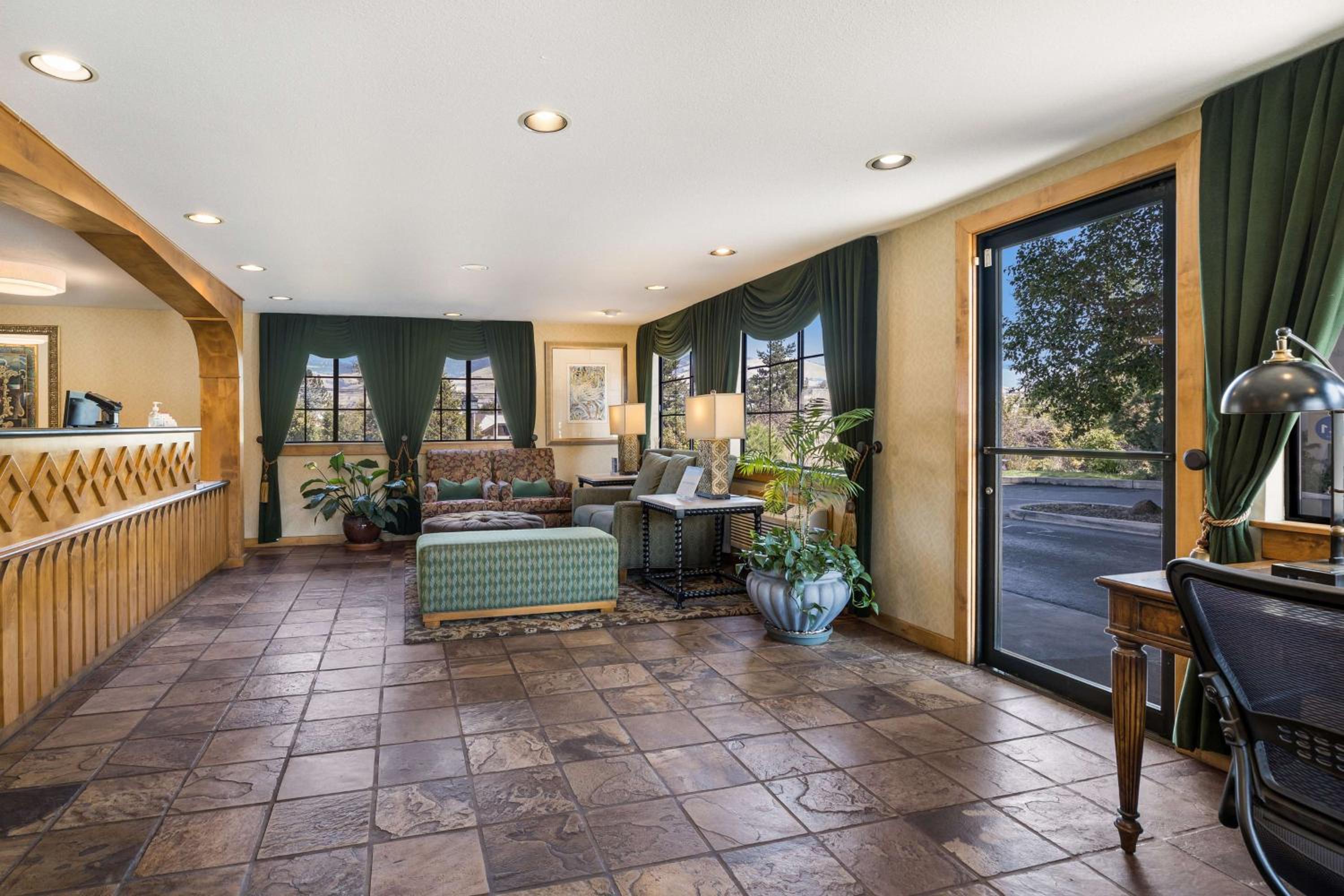 Ashland Vacations - Best Western Windsor Inn - Property Image 55