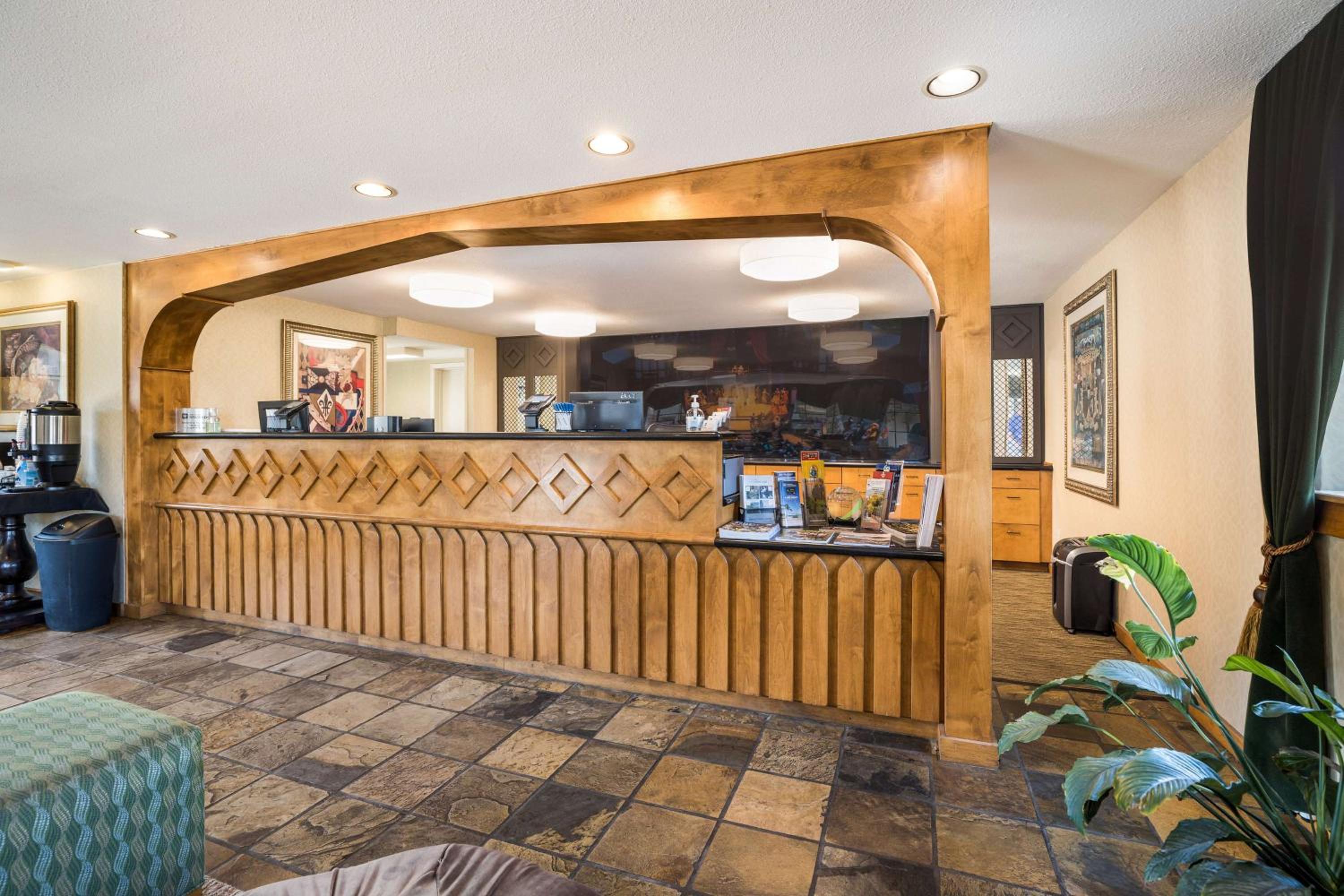 Ashland Vacations - Best Western Windsor Inn - Property Image 56