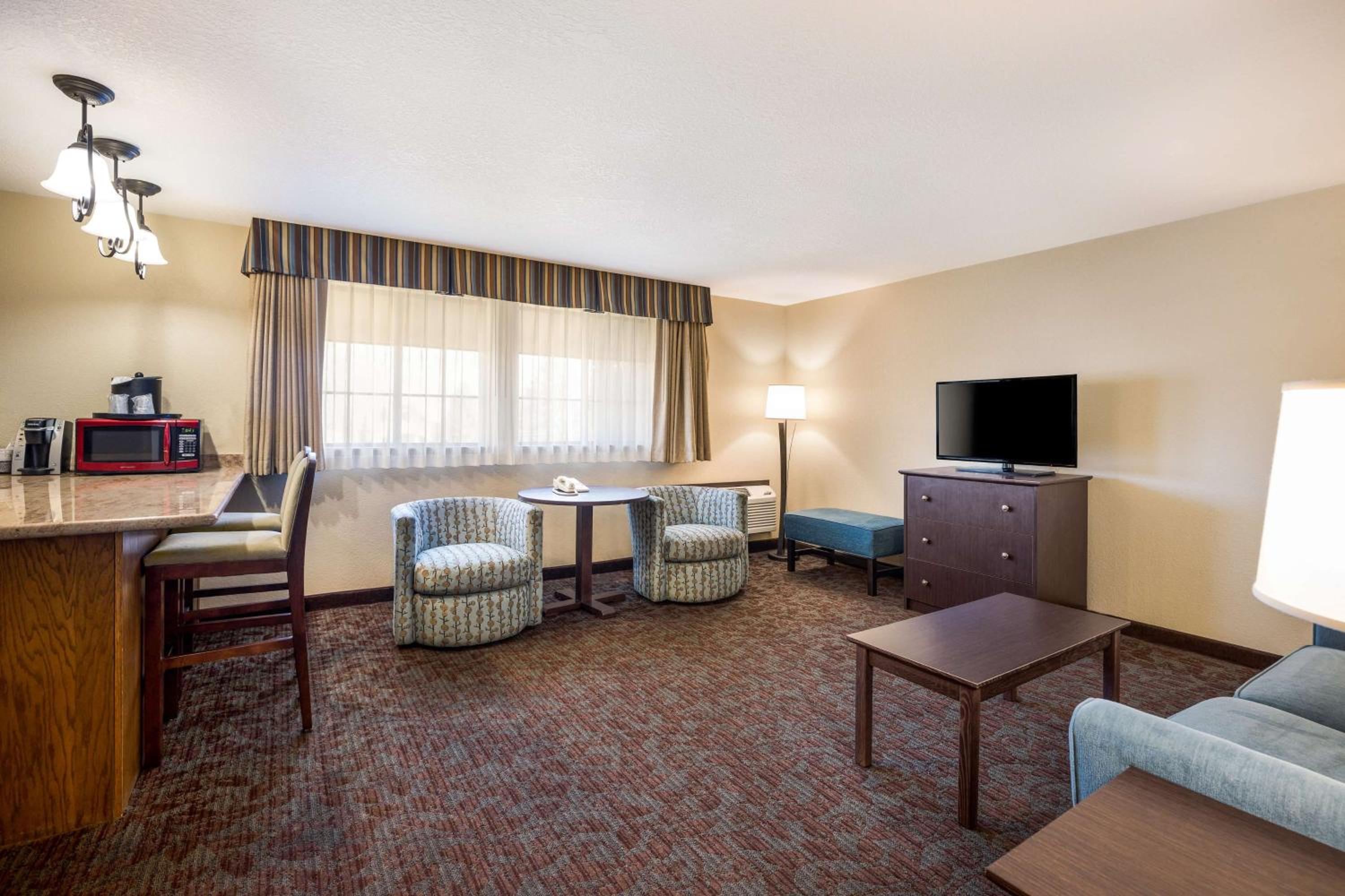 Ashland Vacations - Best Western Windsor Inn - Property Image 3