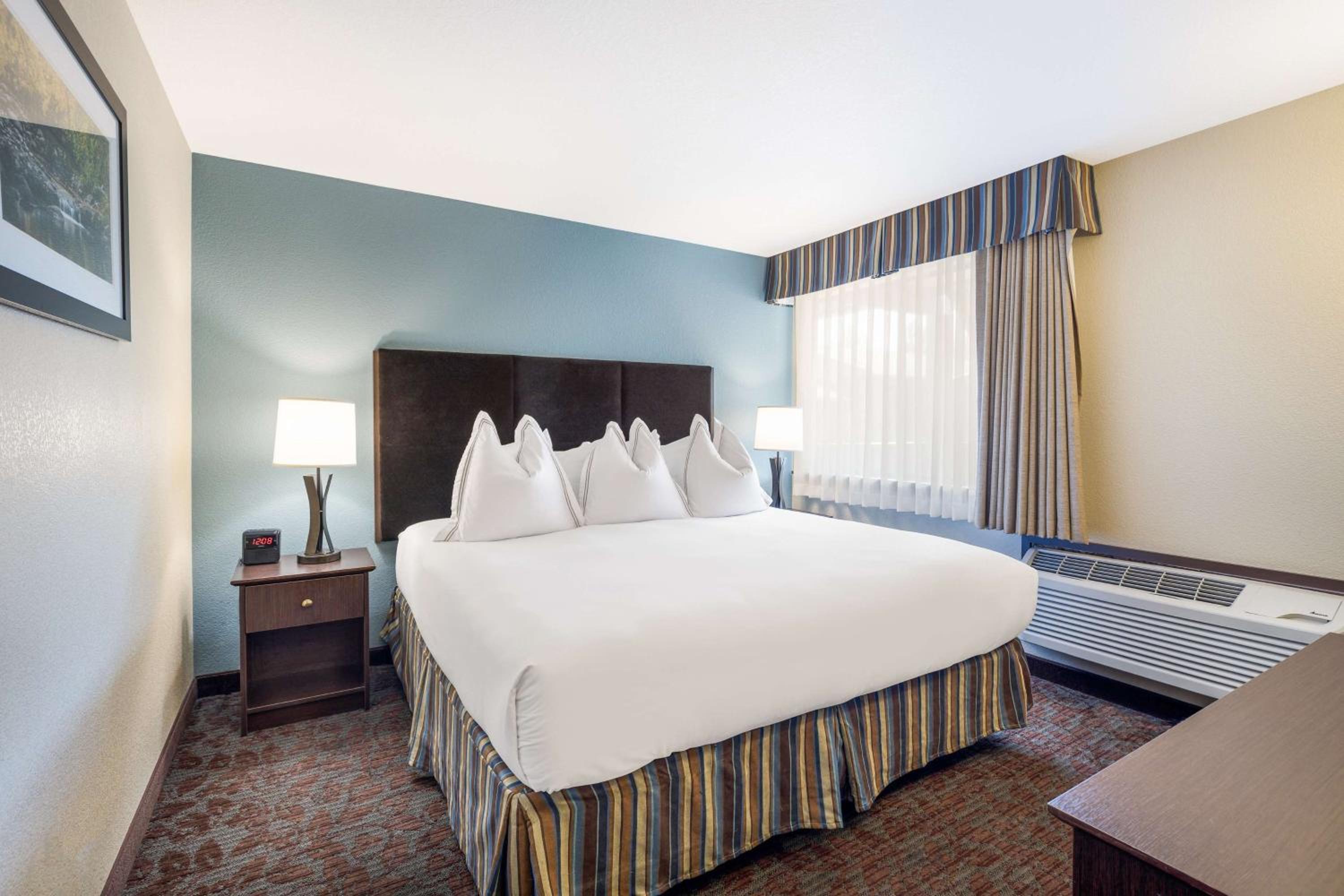 Ashland Vacations - Best Western Windsor Inn - Property Image 6