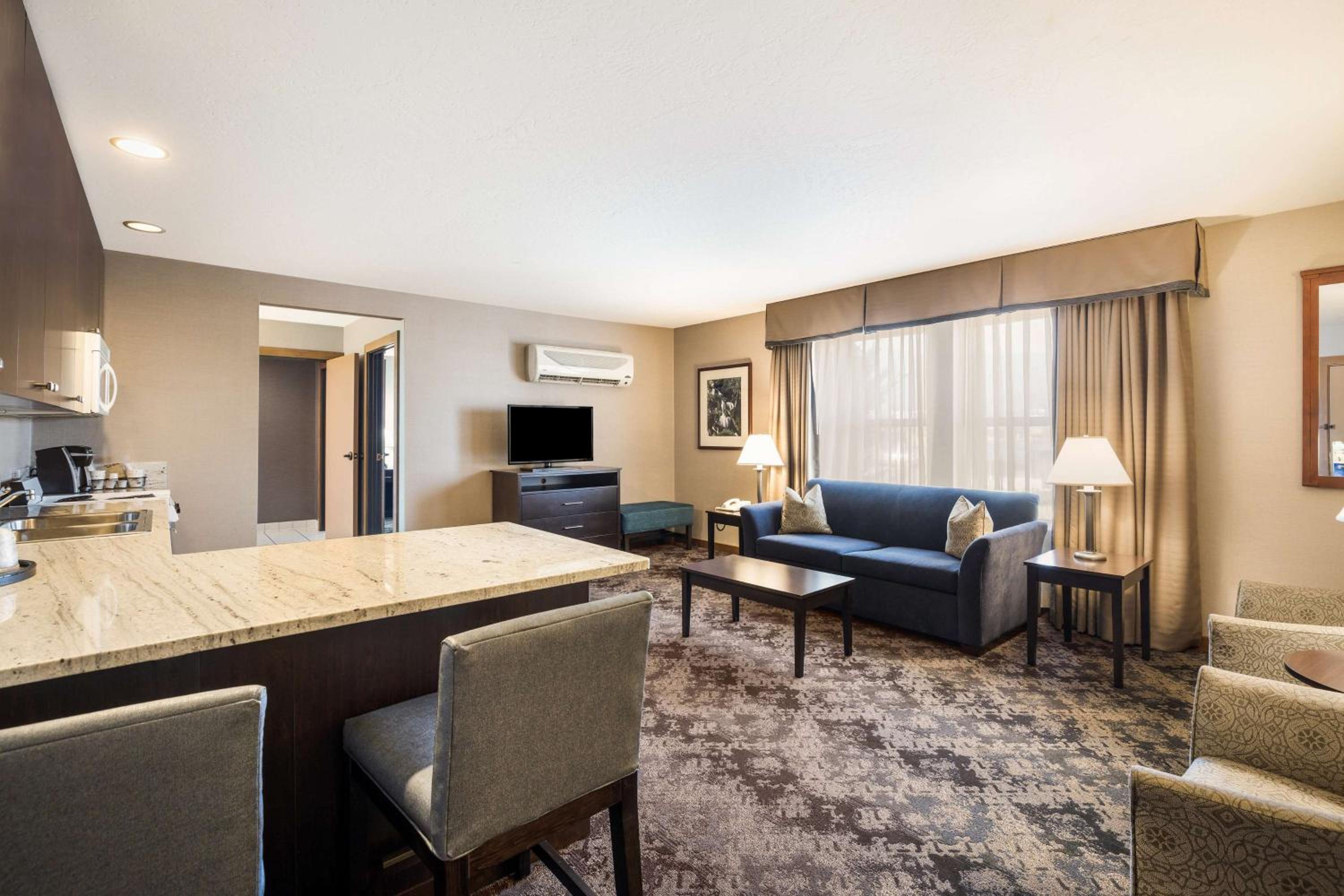 Ashland Vacations - Best Western Windsor Inn - Property Image 48