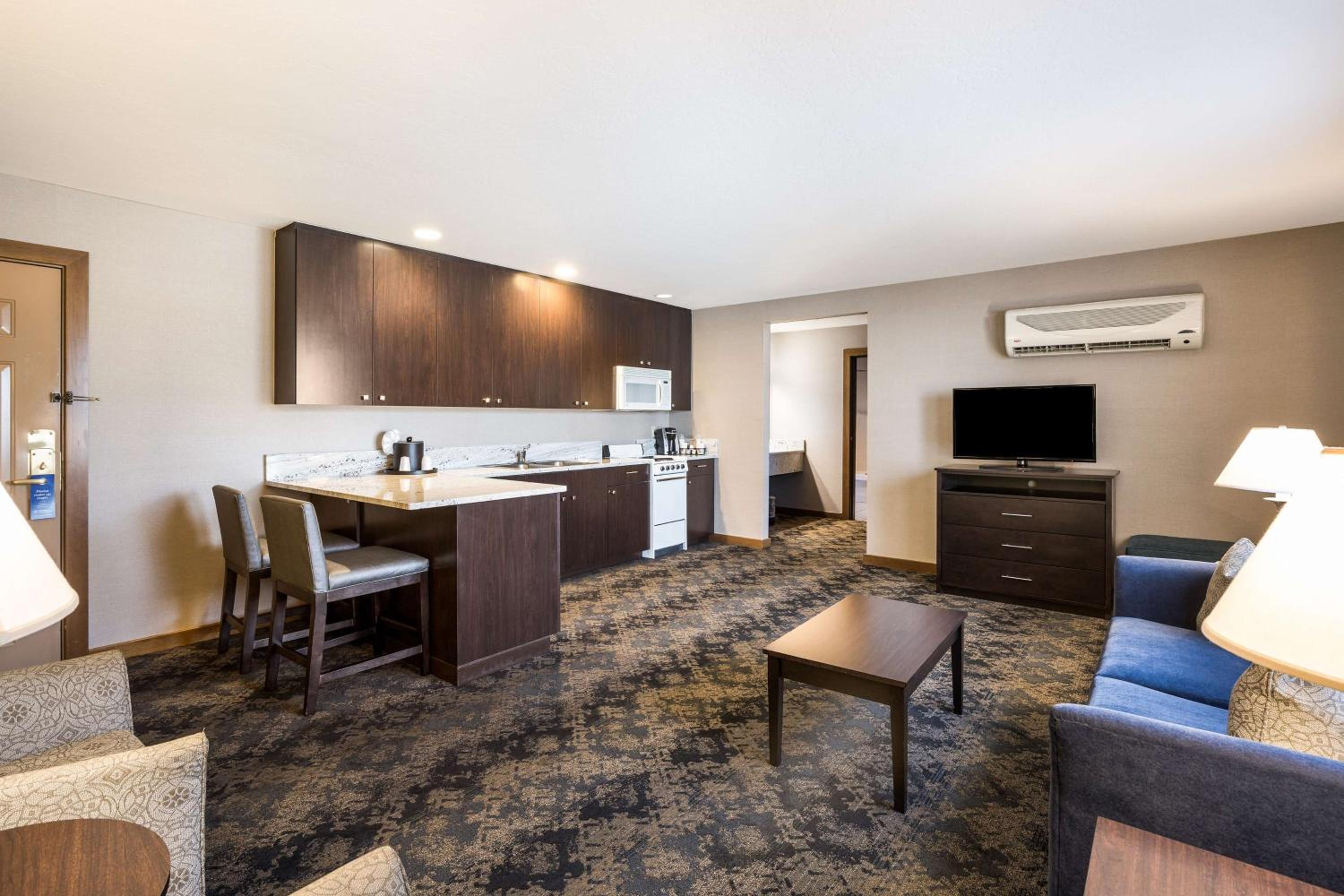 Ashland Vacations - Best Western Windsor Inn - Property Image 30