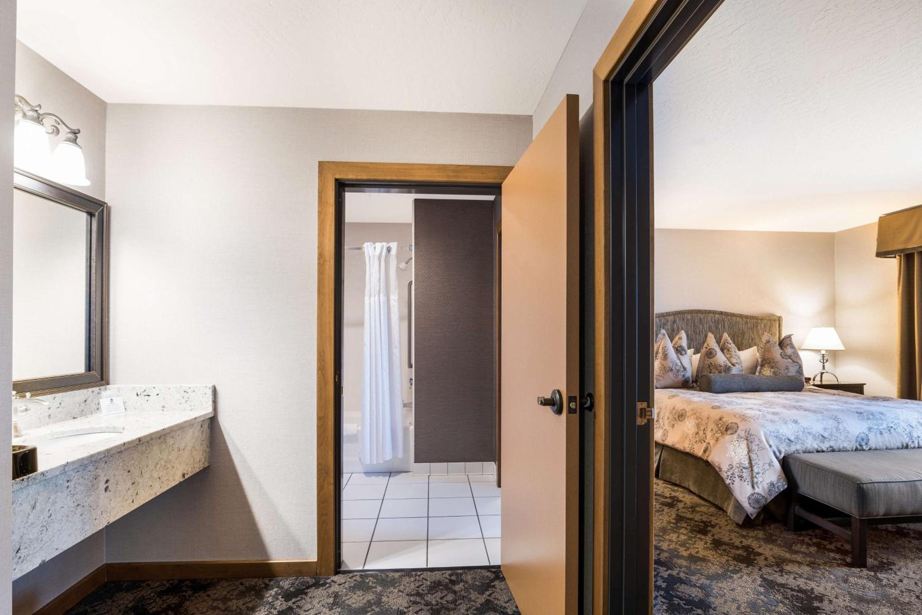 Ashland Vacations - Best Western Windsor Inn - Property Image 46