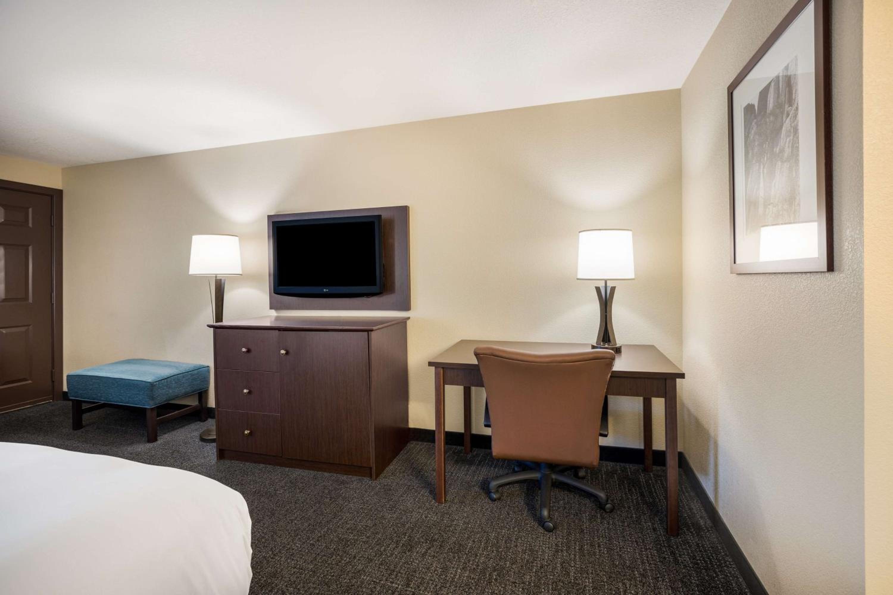 Ashland Vacations - Best Western Windsor Inn - Property Image 42