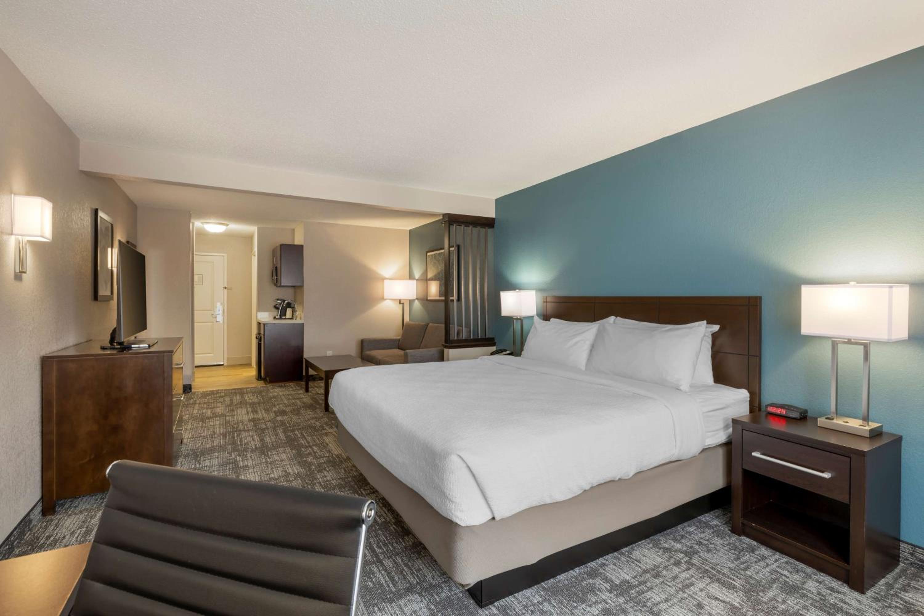 Watertown Vacations - Best Western Watertown Inn  Suites - Property Image 3
