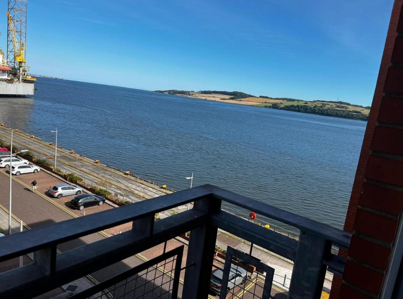 River View Apartment - Central Dundee - Free Private Parking - Sky & TNT Sports - Lift Access - Superfast WIFI - Quiet Neighbourhood - 2 Bathrooms - Amazin view 3