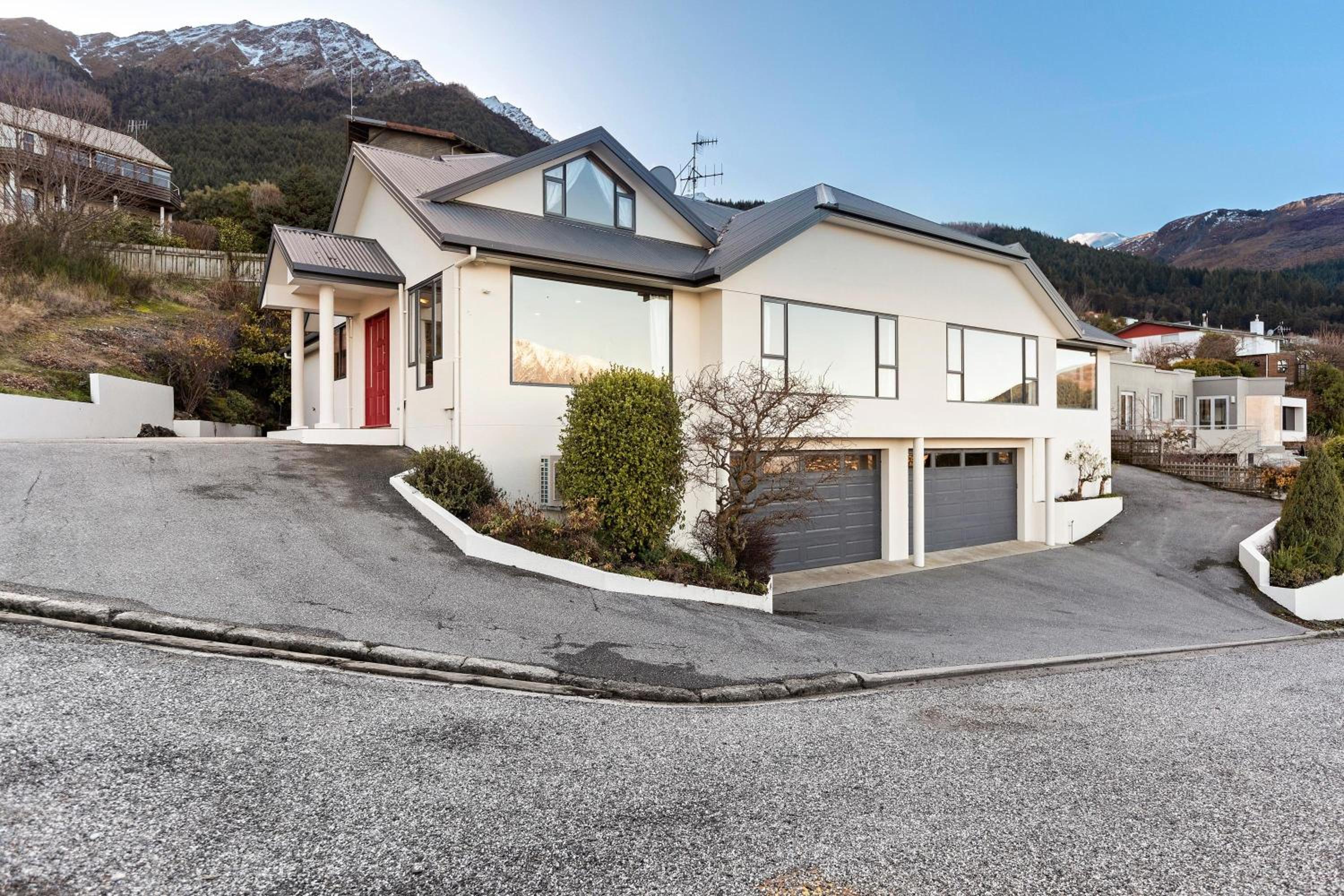 Stunning lakeview and mountain family retreat view 2