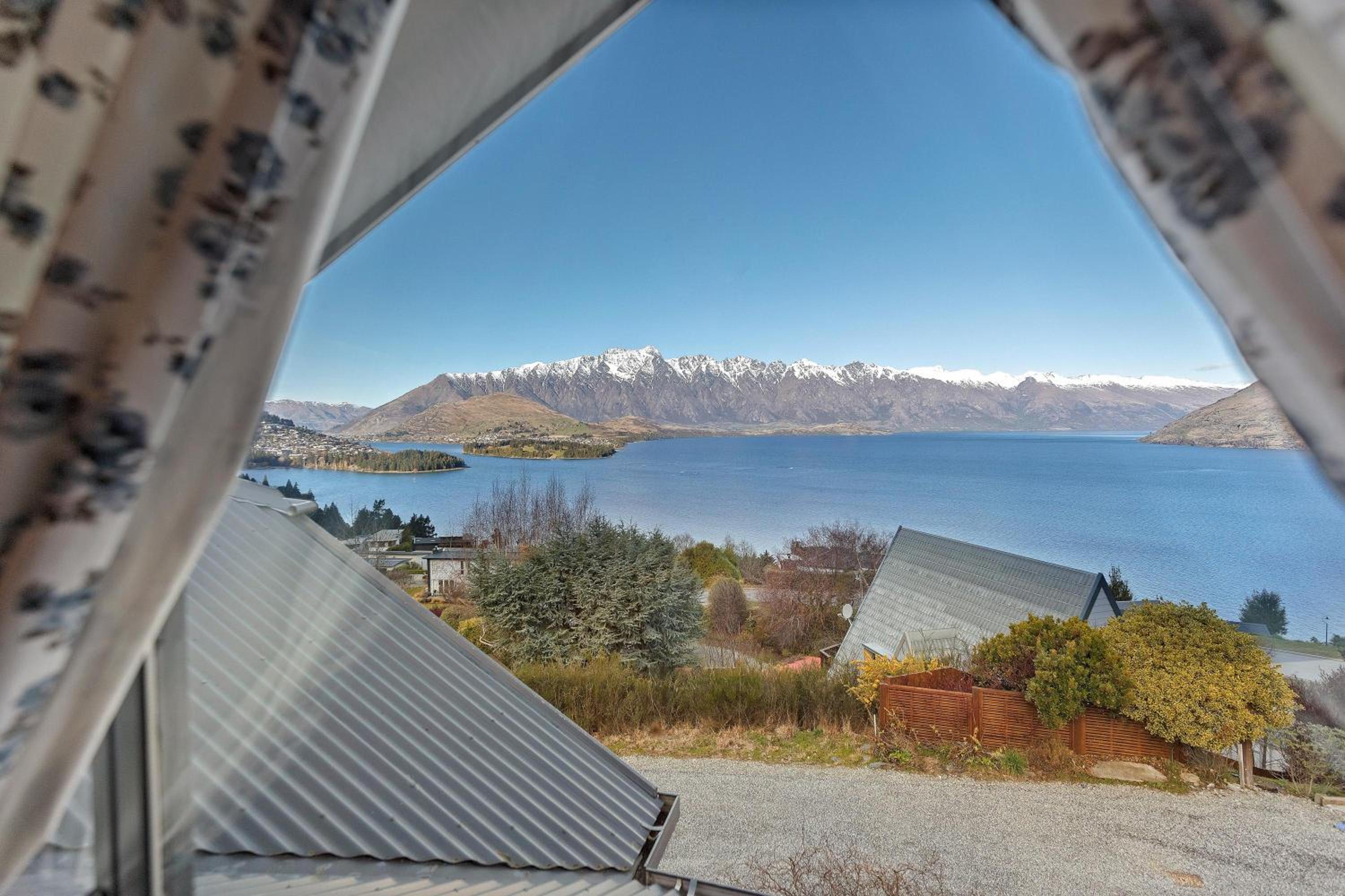 Stunning lakeview and mountain family retreat view 4