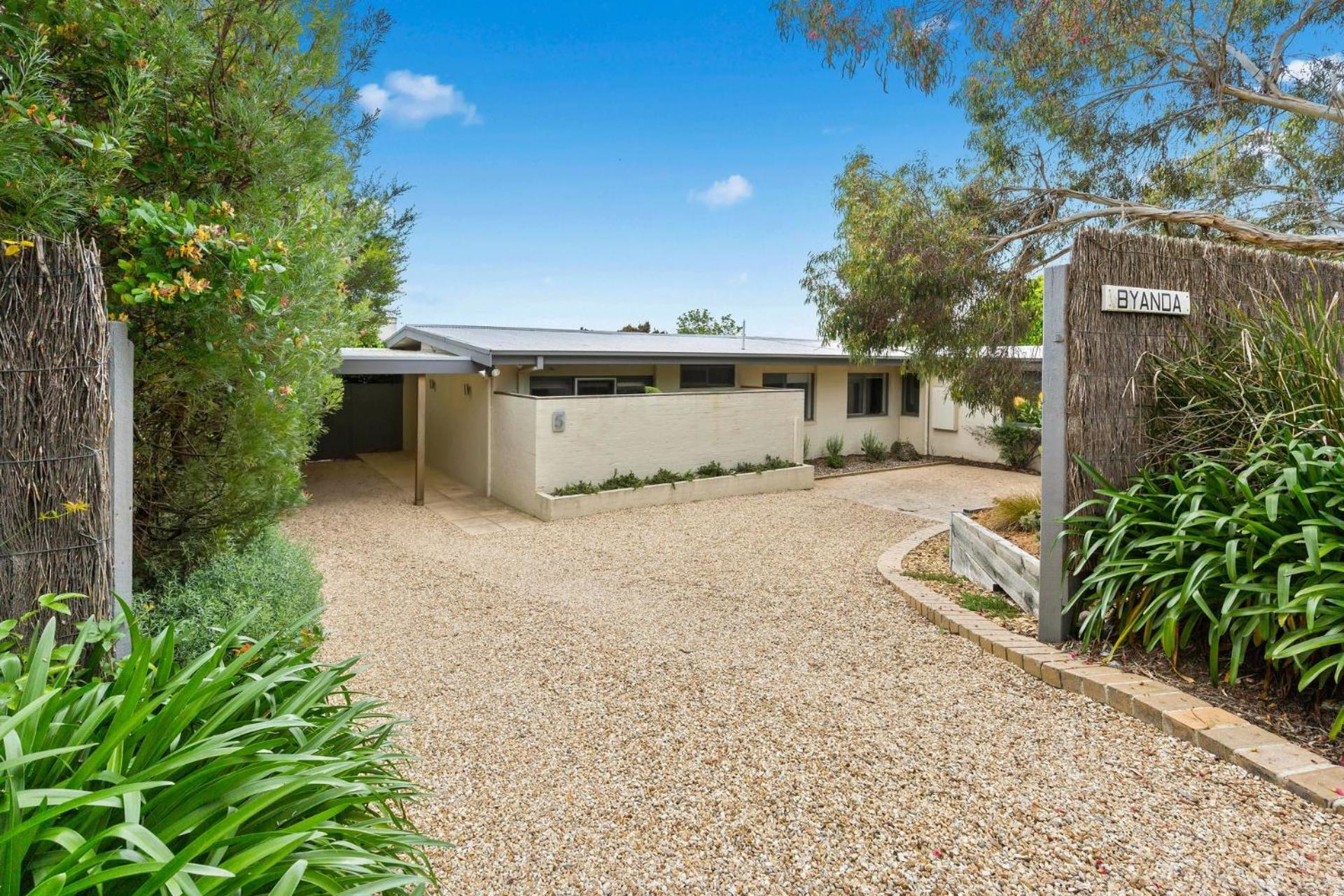BYANDA MOUNT MARTHA