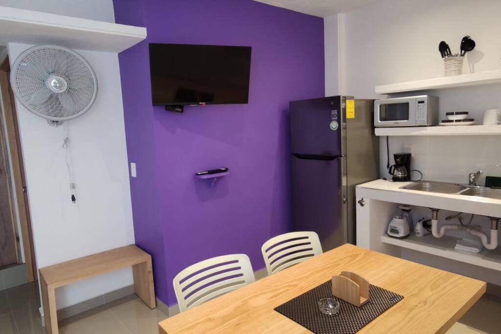 Morado Departamento 42 m2 CIVAC,NISSAN Y WALMART. view 2
