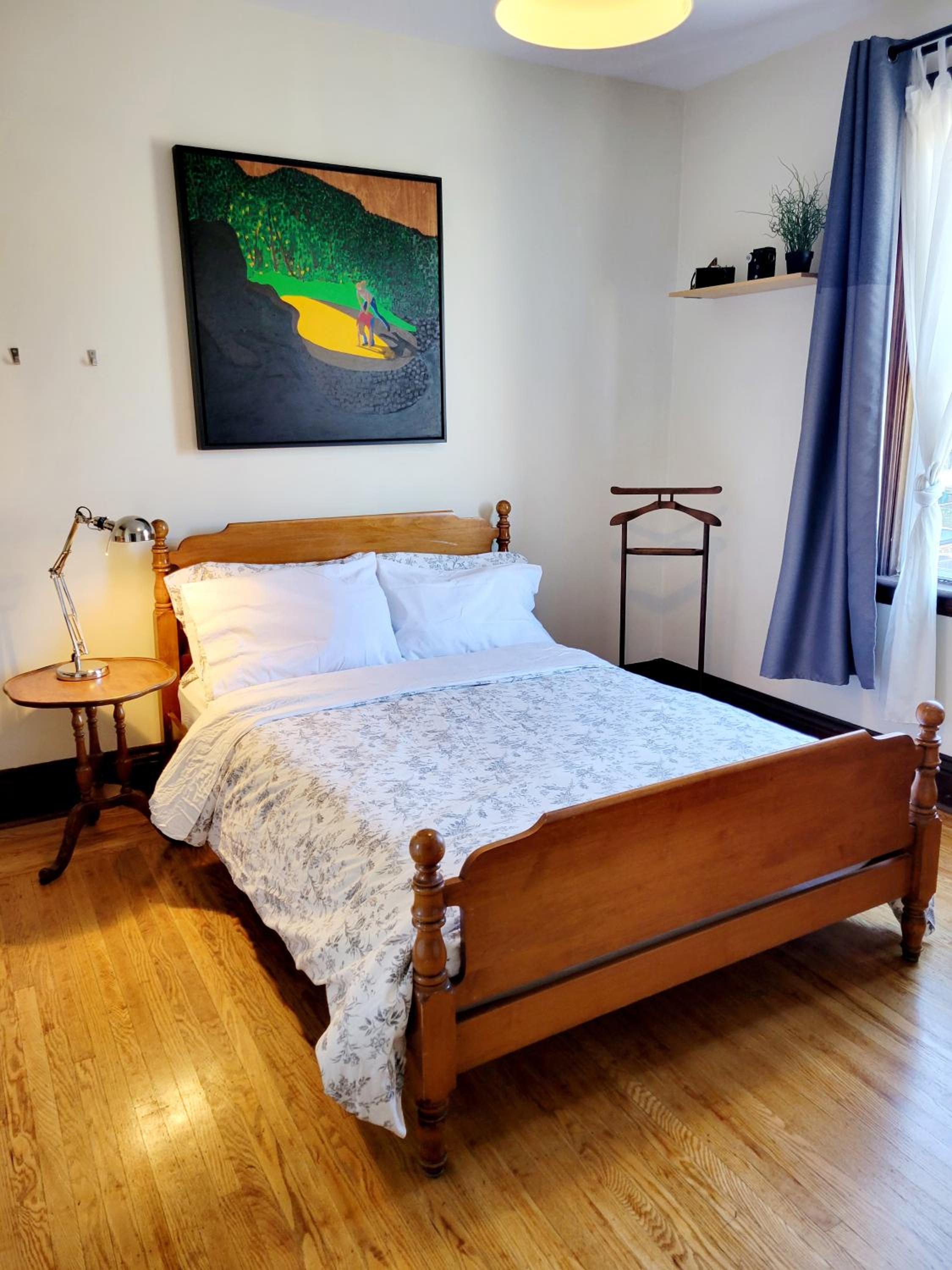 Dundurn Dwelling-Charming Century Home
