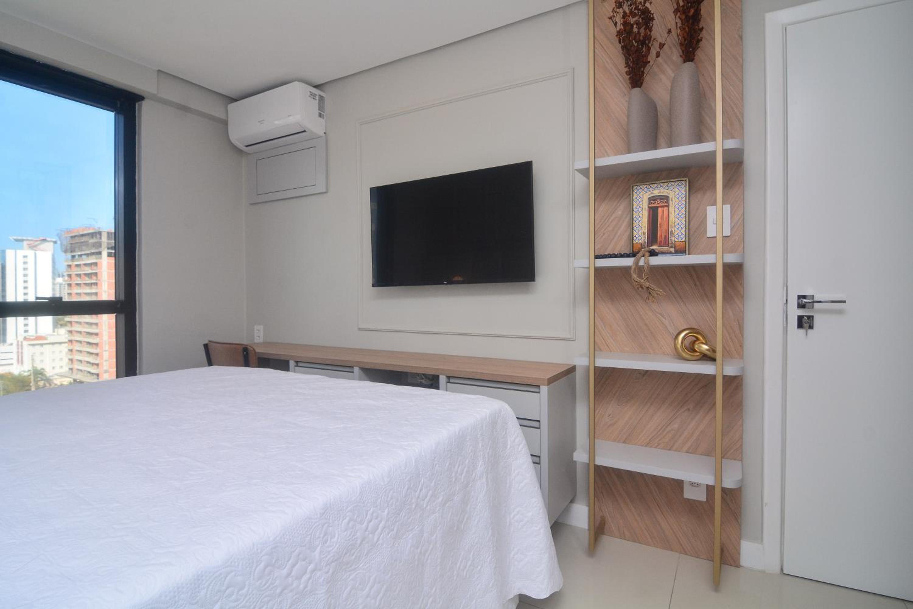 Apto. dois quartos extremamente luxuoso e na praia