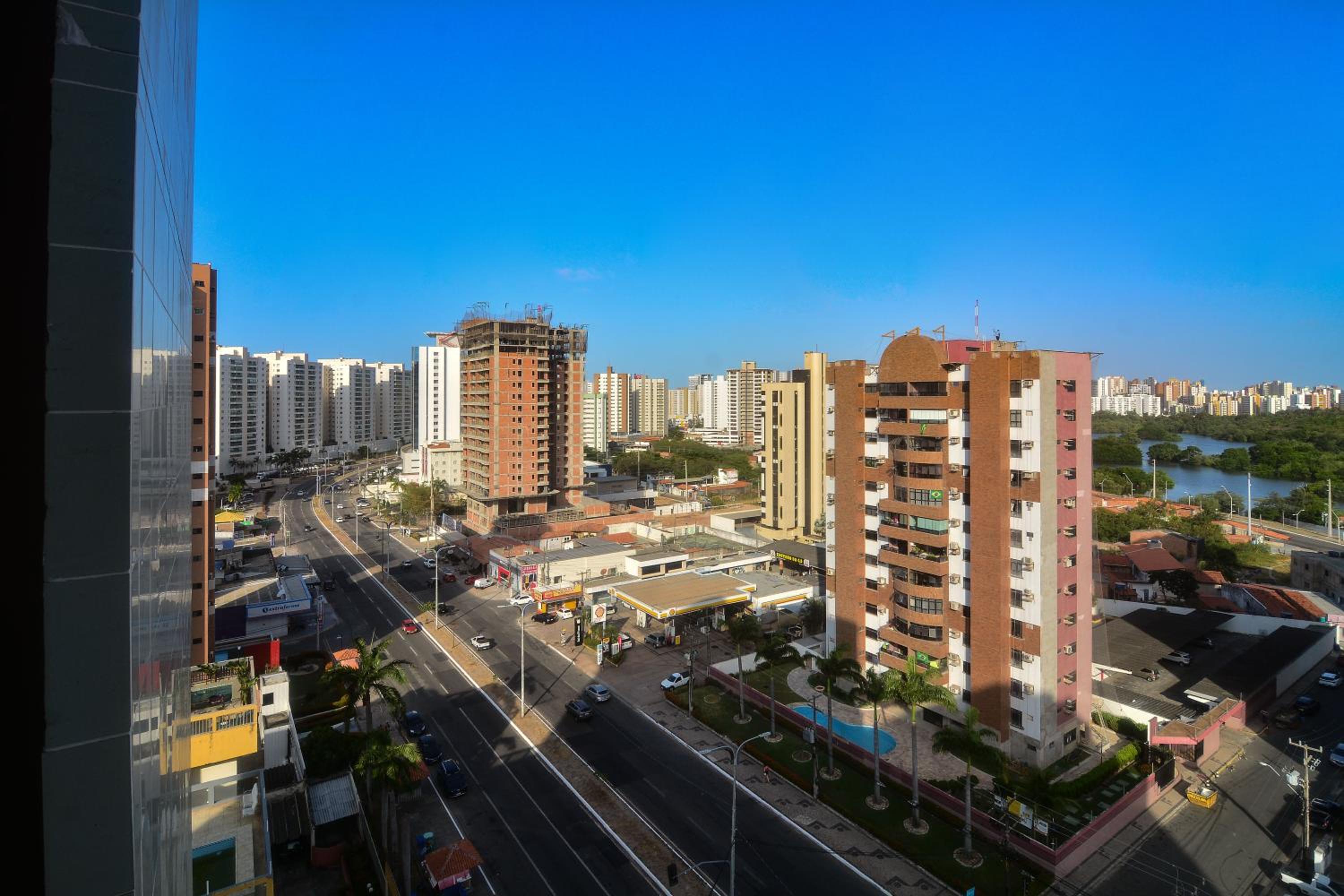 Apto. dois quartos extremamente luxuoso e na praia