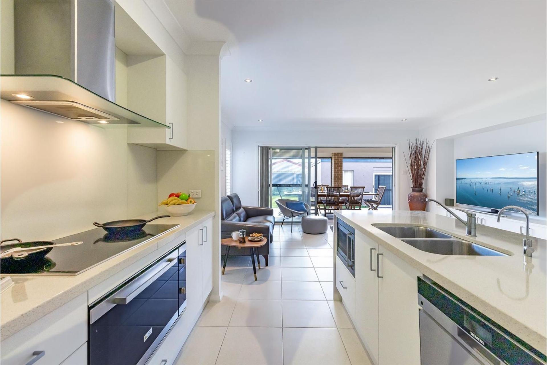 13 Morna Point Rd pet friendly boat parking house on one level
