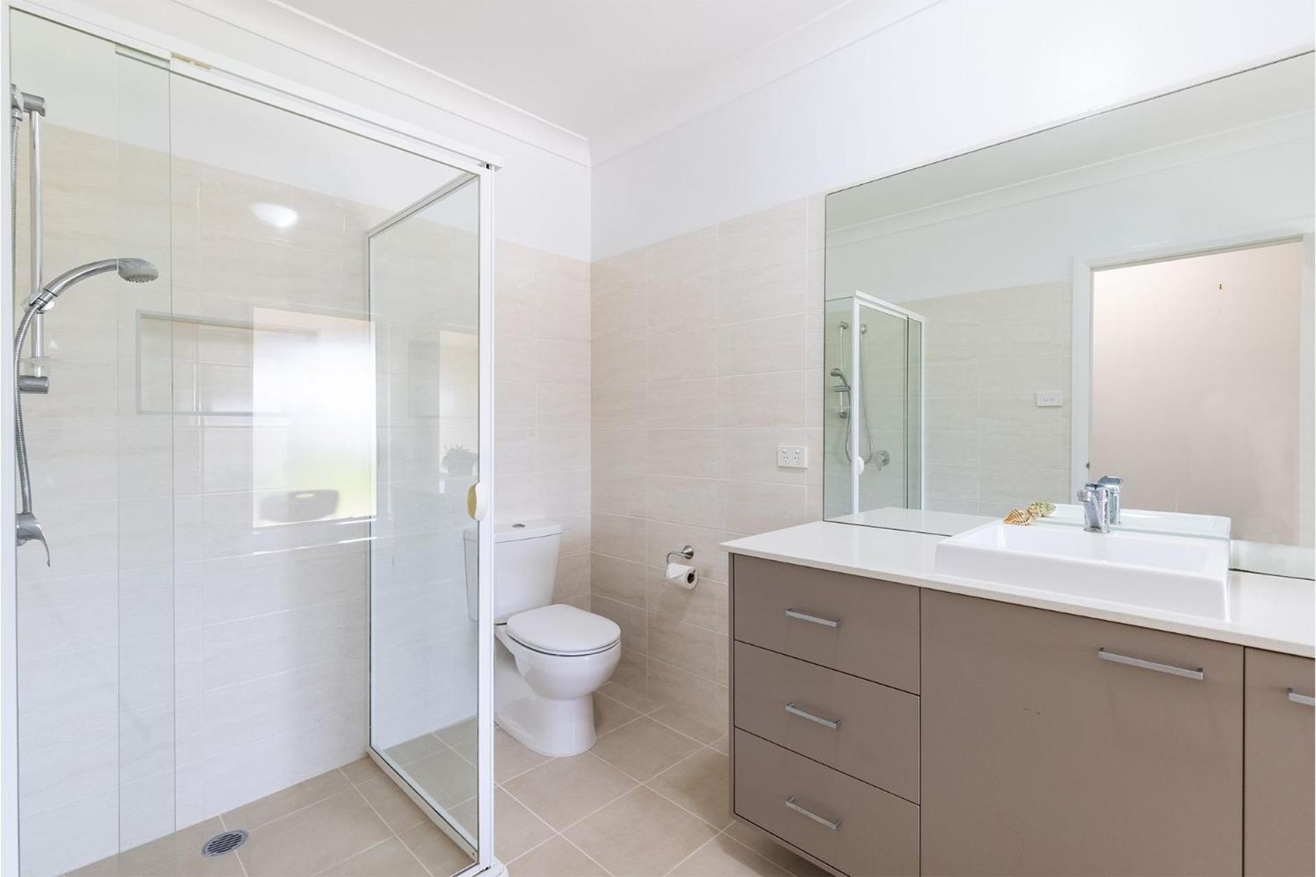 13 Morna Point Rd pet friendly boat parking house on one level