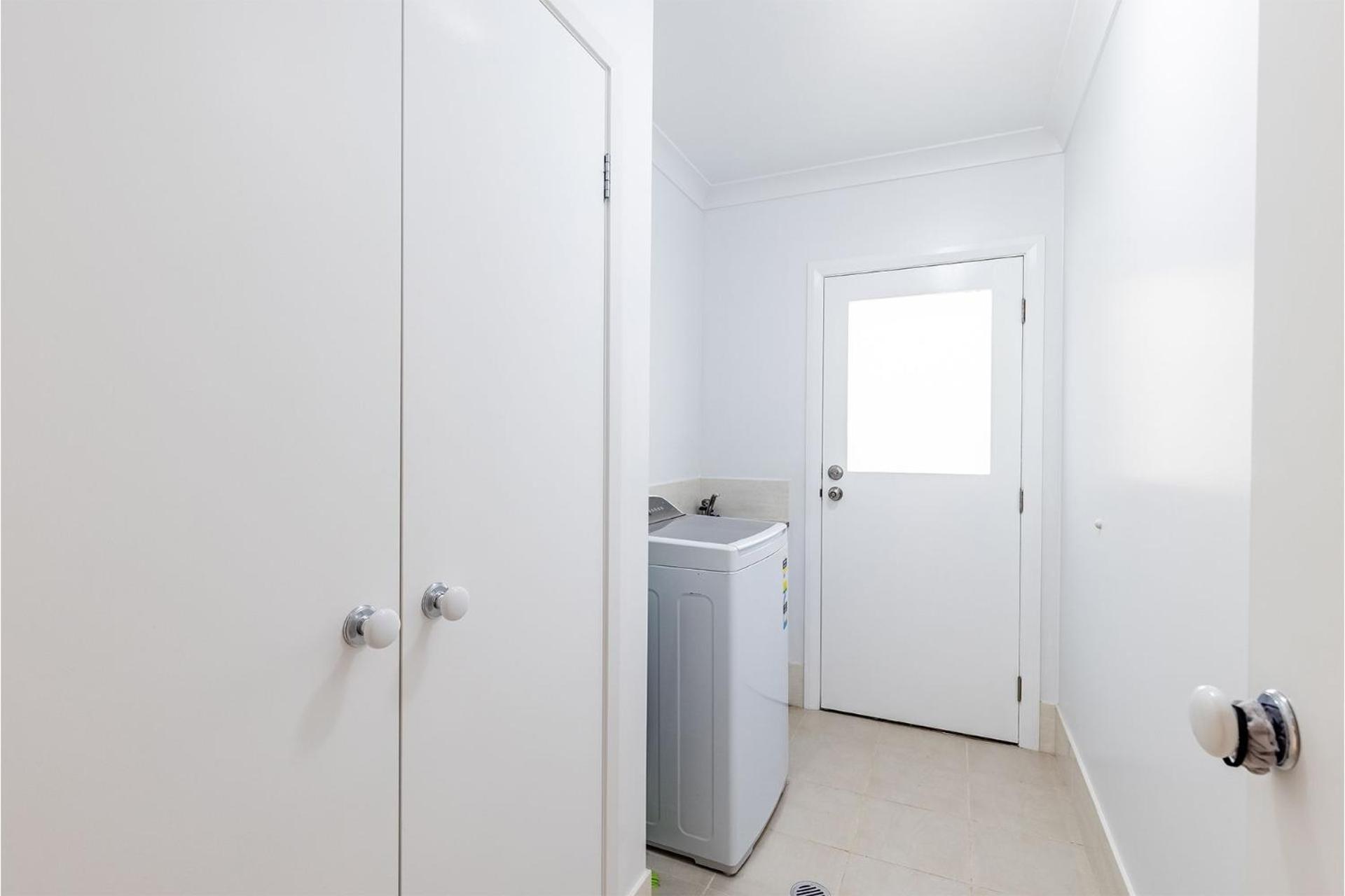 13 Morna Point Rd pet friendly boat parking house on one level