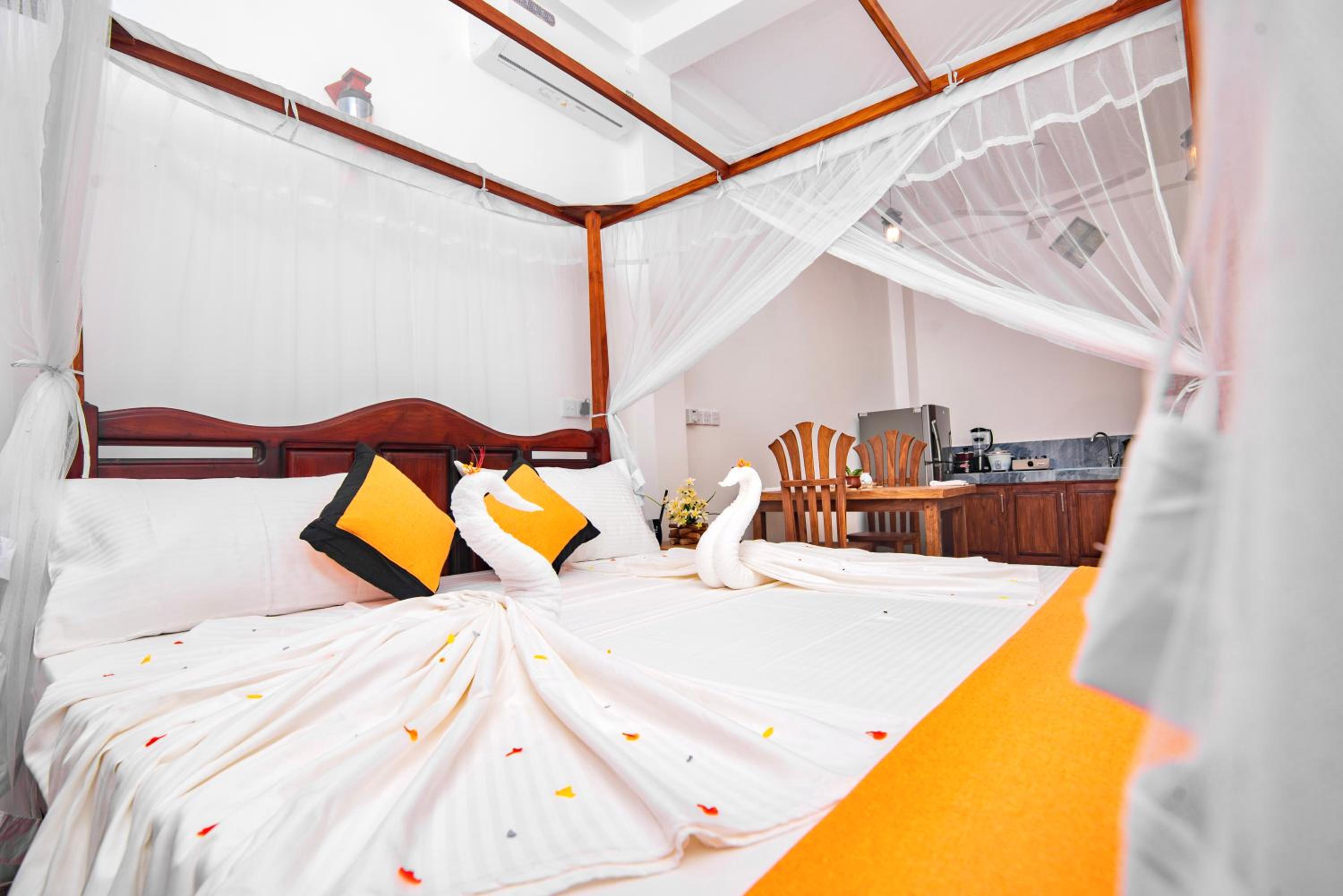 VILLA RAY WHITE Unawatuna view 5