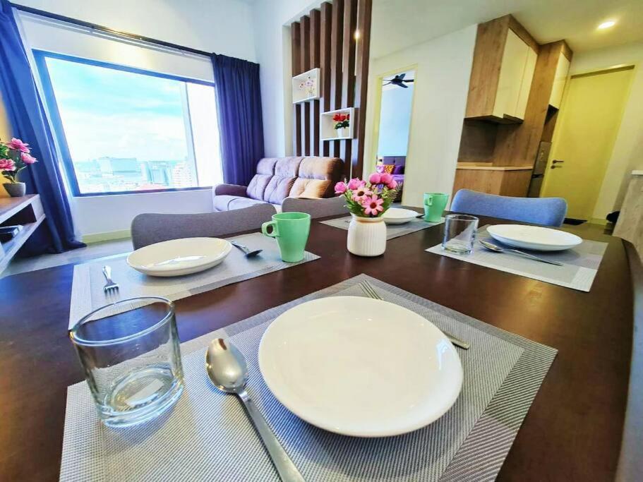 ElegantCozyOneBedroomSuite#NETFLIX#FreeParking#PrivateBathtub#Sea&CityViews#InfinityPool#ImperioResidence#LuxuryCondo