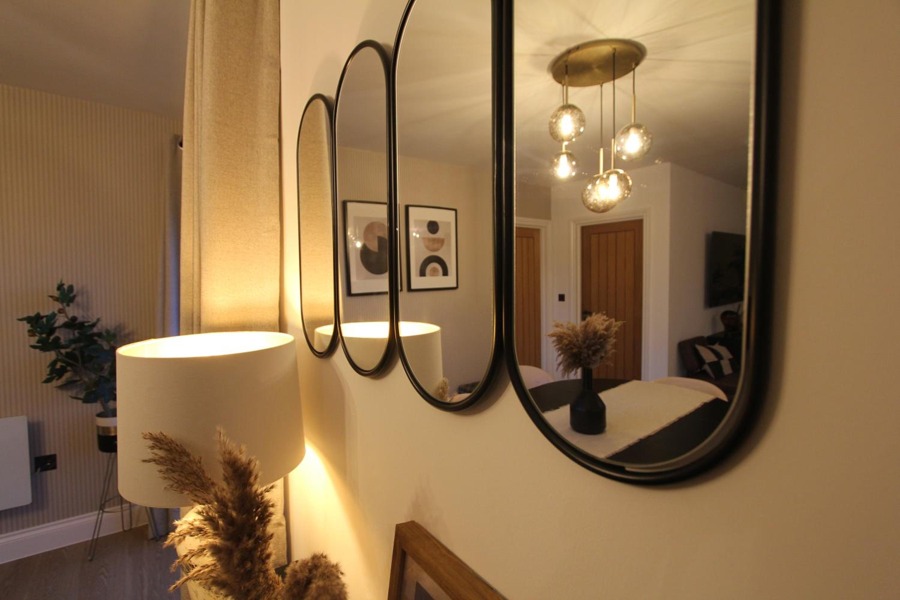 Alba - 2 Bedroom Luxury Apartment by Mint Stays, photo 9