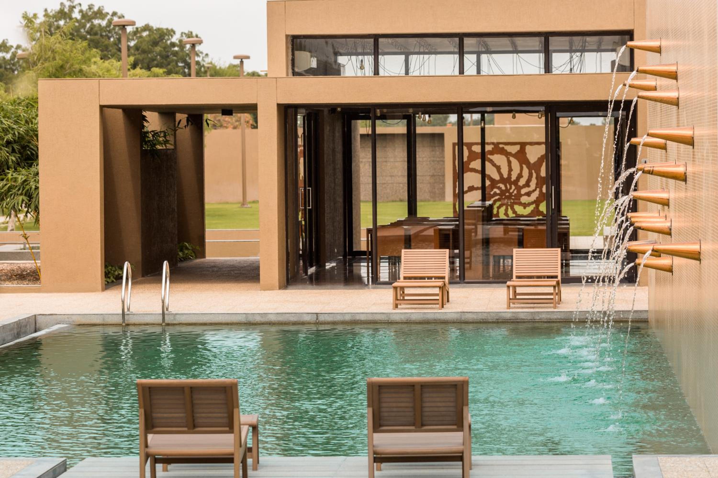 Life At REPOSE- Lake Villas Resort & Club view 4
