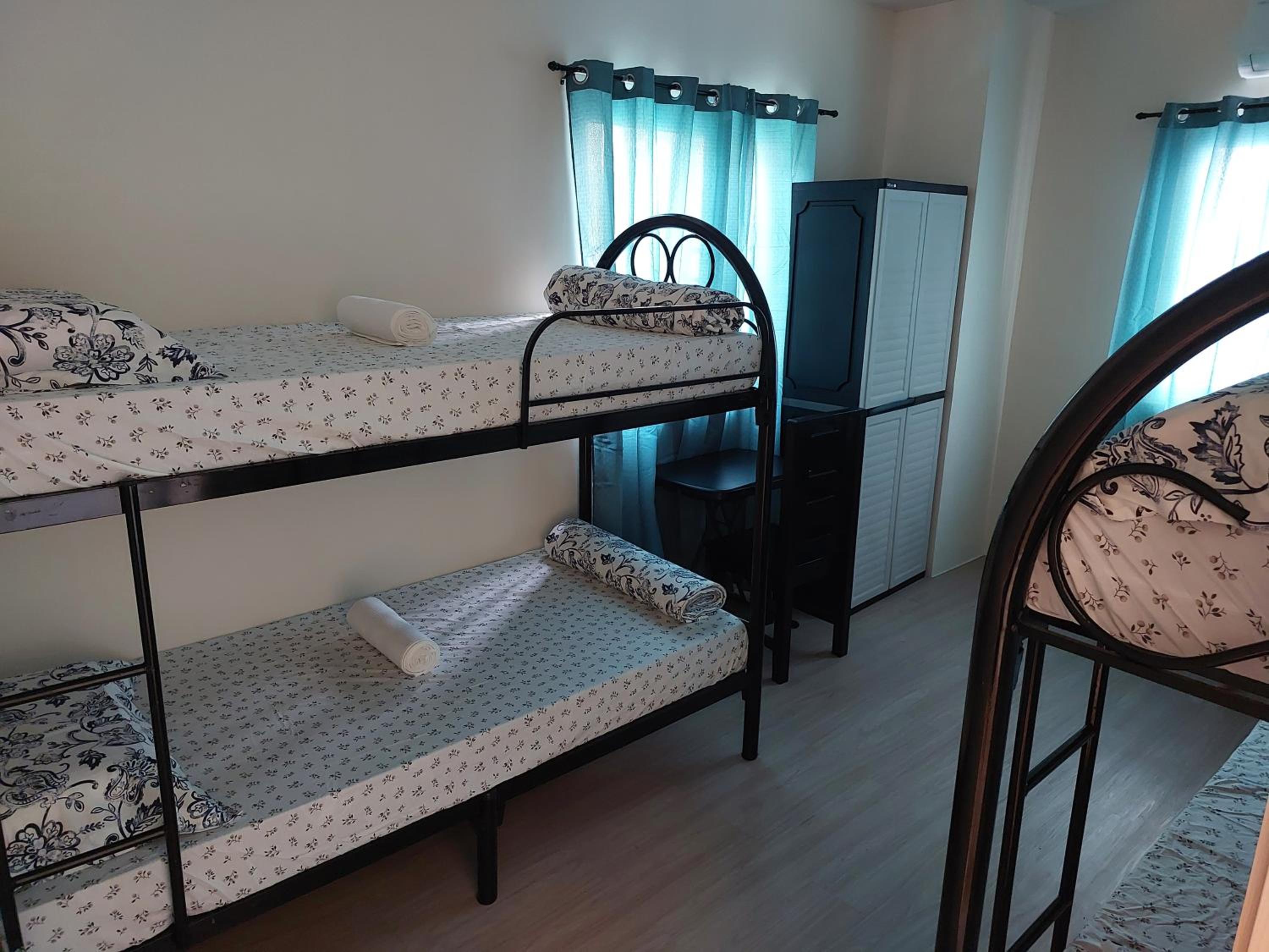 3 bed 3 bath Friendly, Friendship area, Fibre bdb view 5