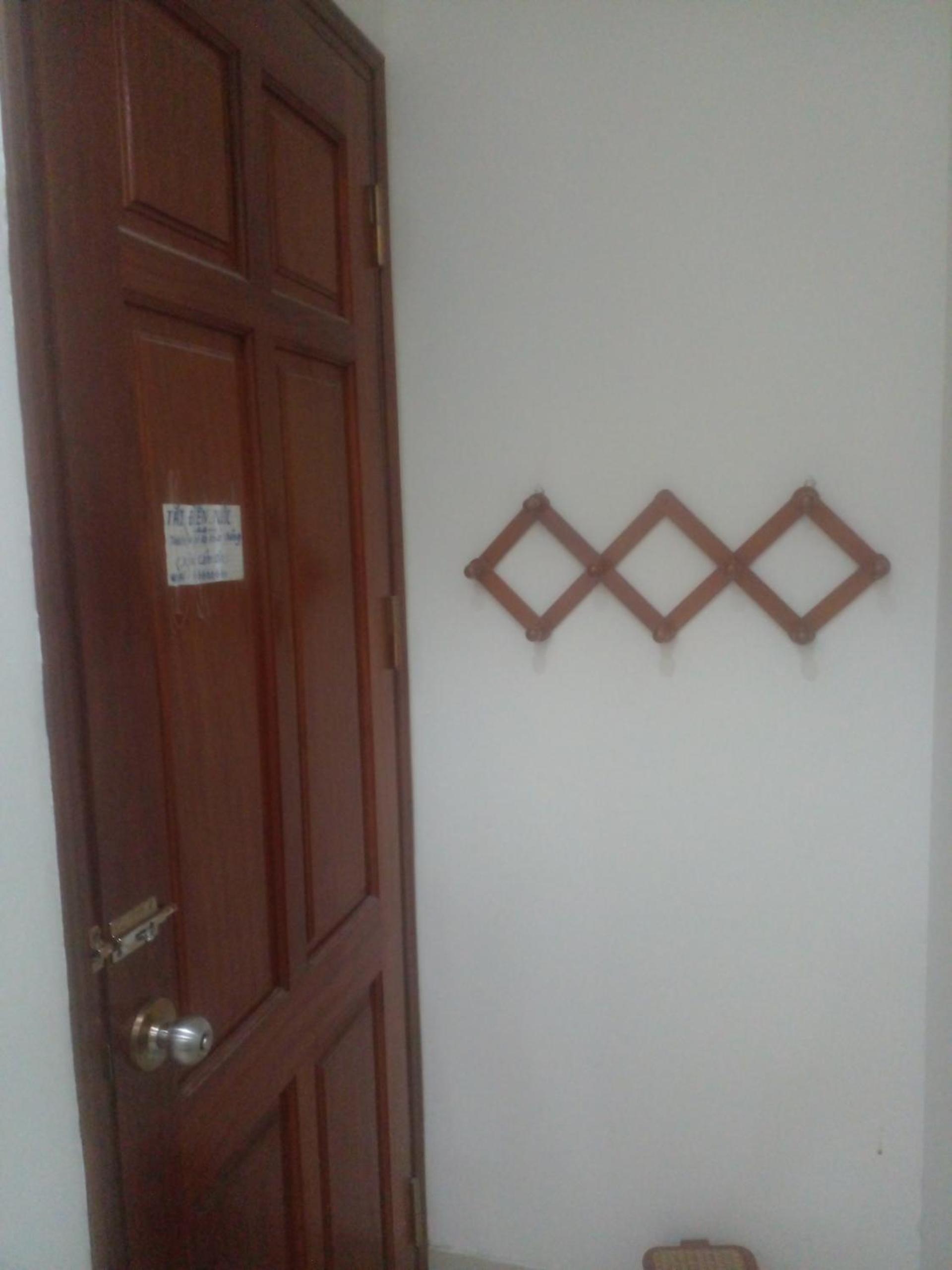 Nam Cường Motel - Phòng đơn có cửa sổ thoáng mát khép kín - Thang máy
