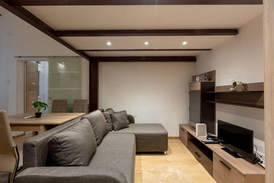 Stylish loft flat in the heart of Budapest view 4