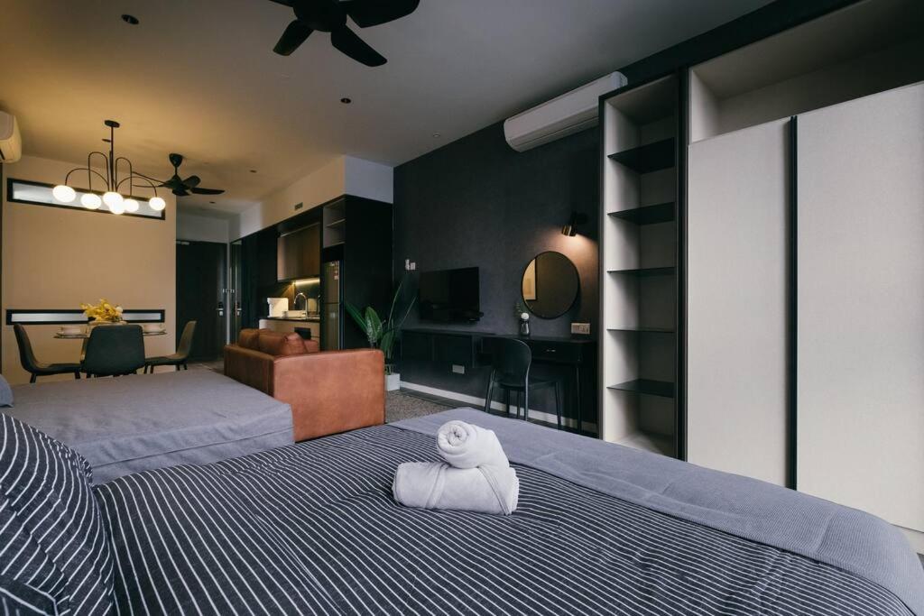 Scarletz KLCC Studio Suites 4 pax Luxury Modern Style WiFi 100Mbps