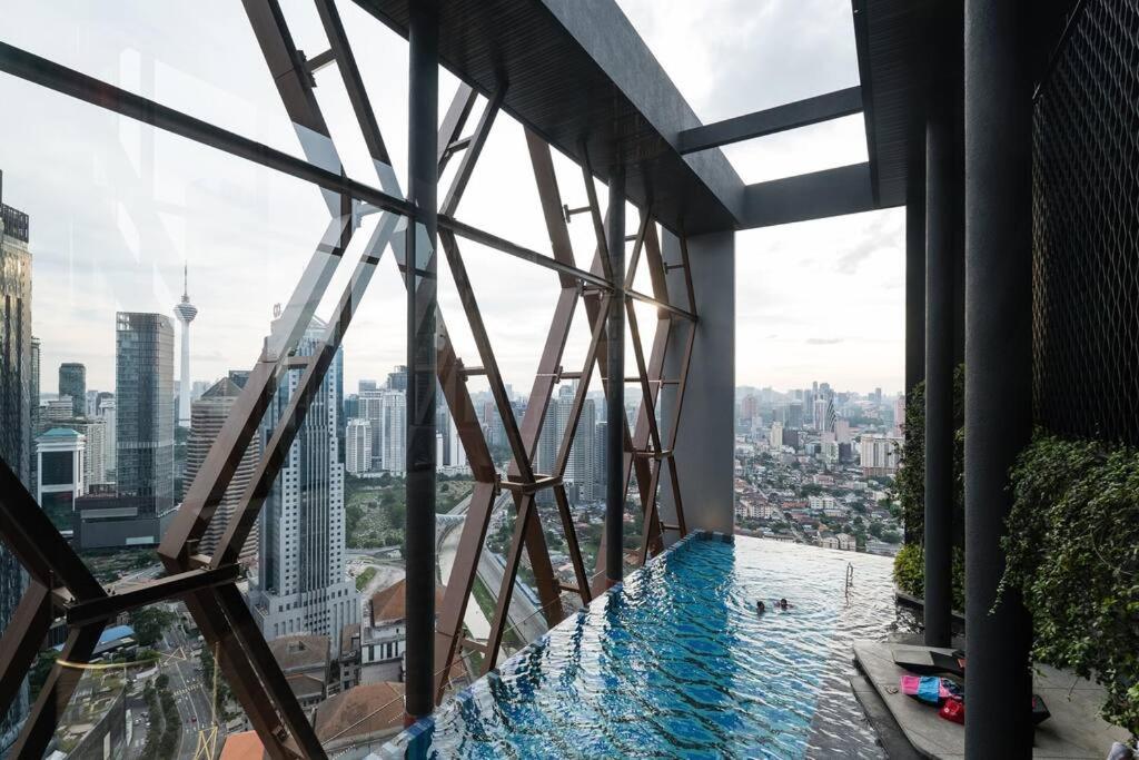 Scarletz KLCC Studio Suites 4 pax Luxury Modern Style WiFi 100Mbps