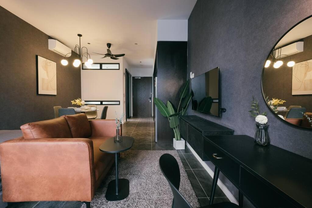 Scarletz KLCC Studio Suites 4 pax Luxury Modern Style WiFi 100Mbps