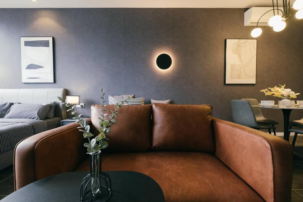 Scarletz KLCC Studio Suites 4 pax Luxury Modern Style WiFi 100Mbps