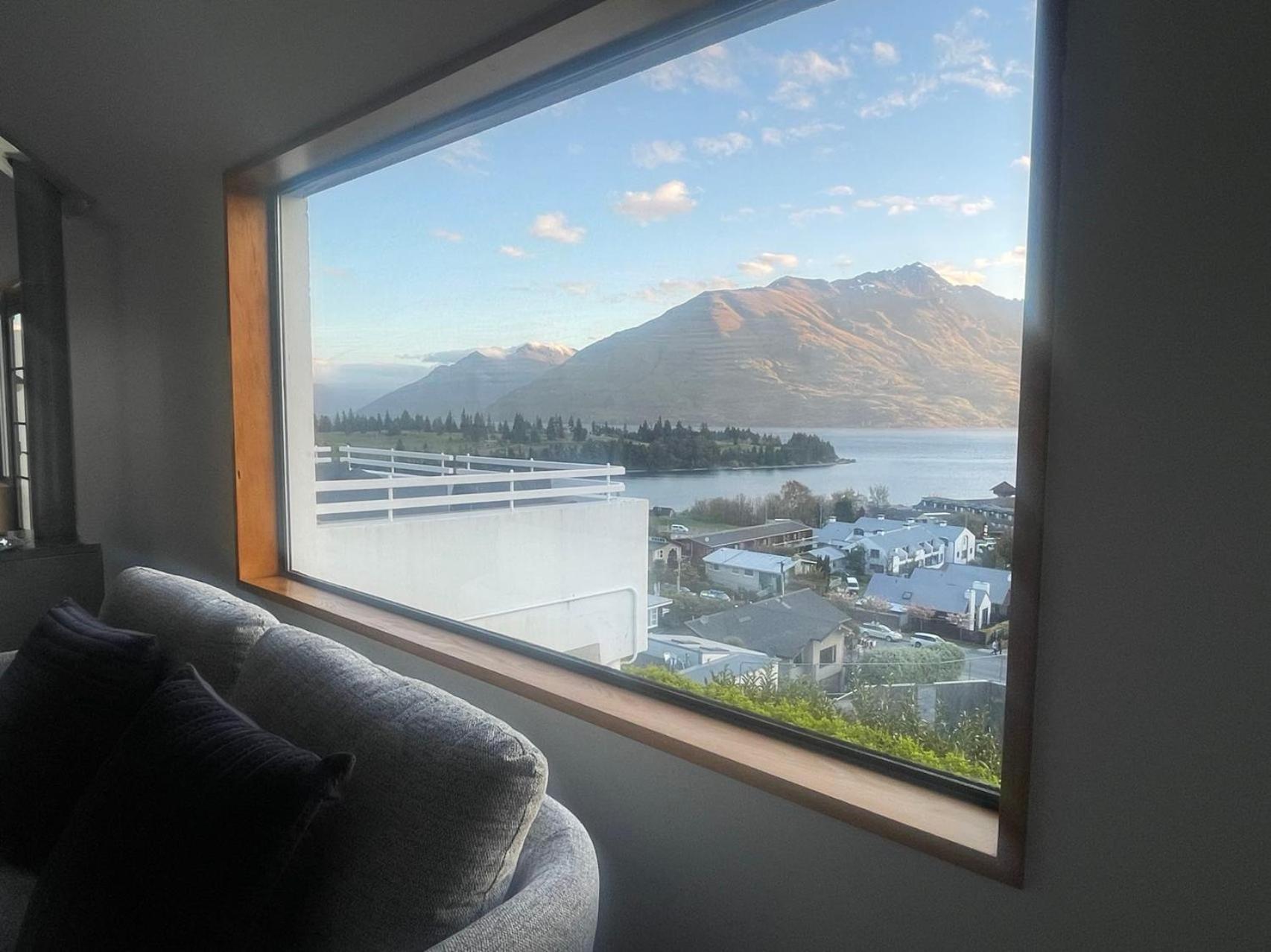 Panoramic Views - 10 minutes walk to Town view 5