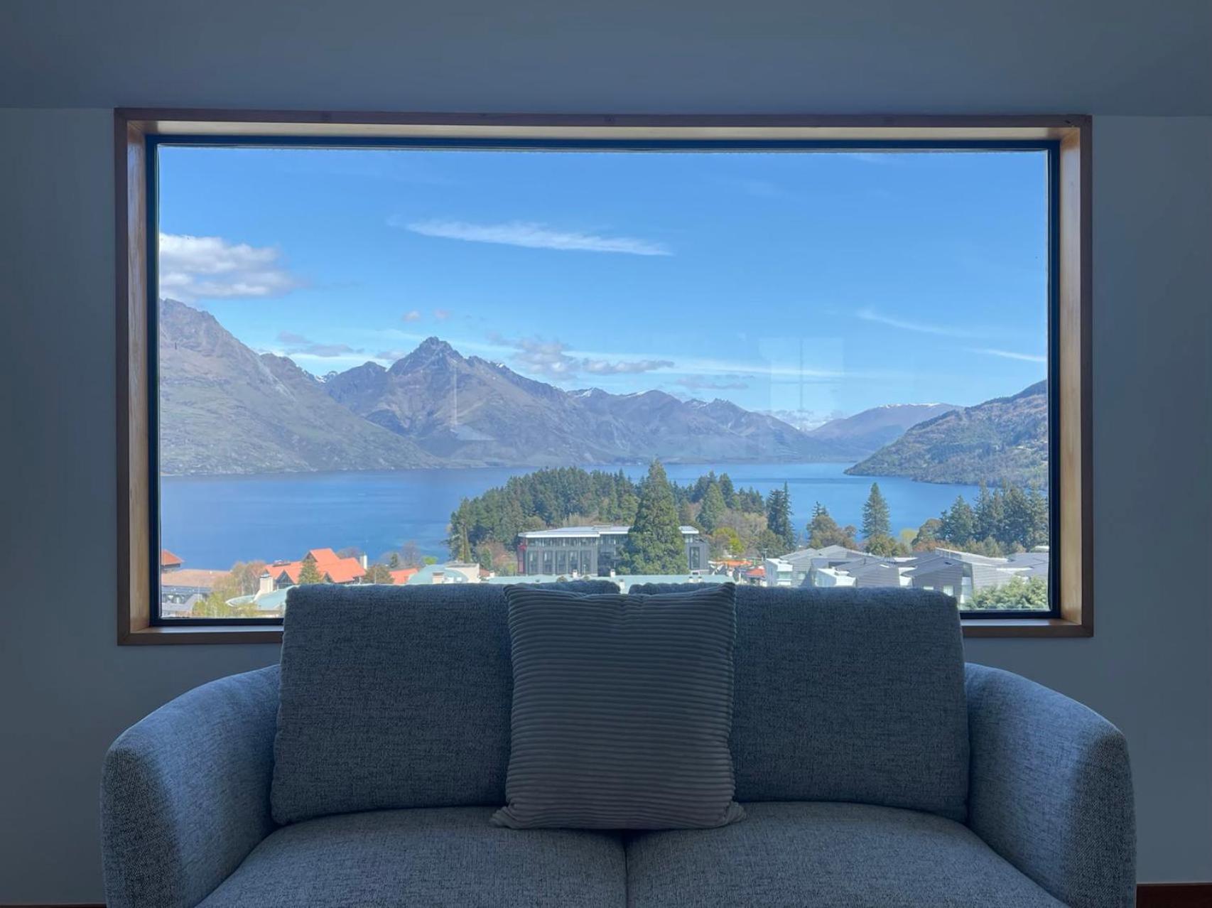 Panoramic Views - 10 minutes walk to Town view 2
