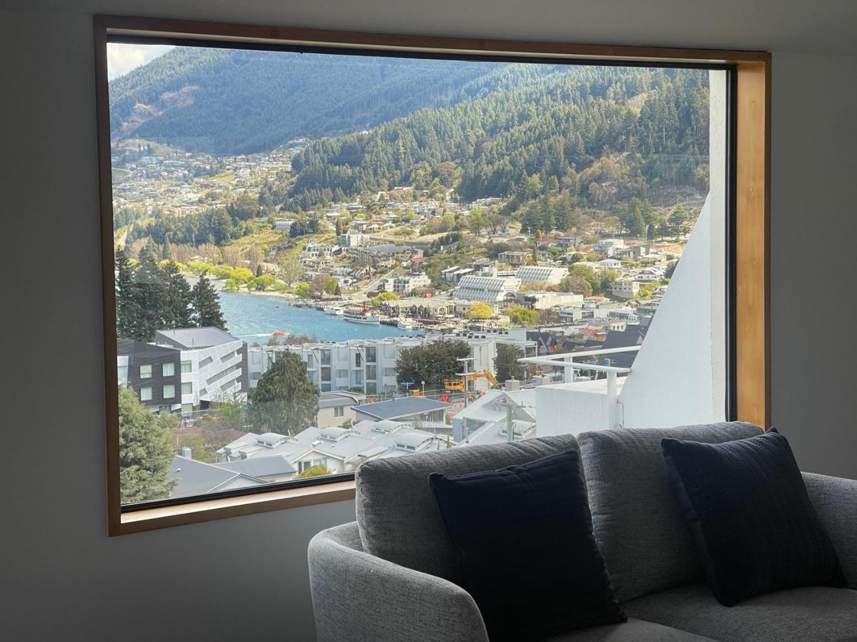 Panoramic Views - 10 minutes walk to Town view 4