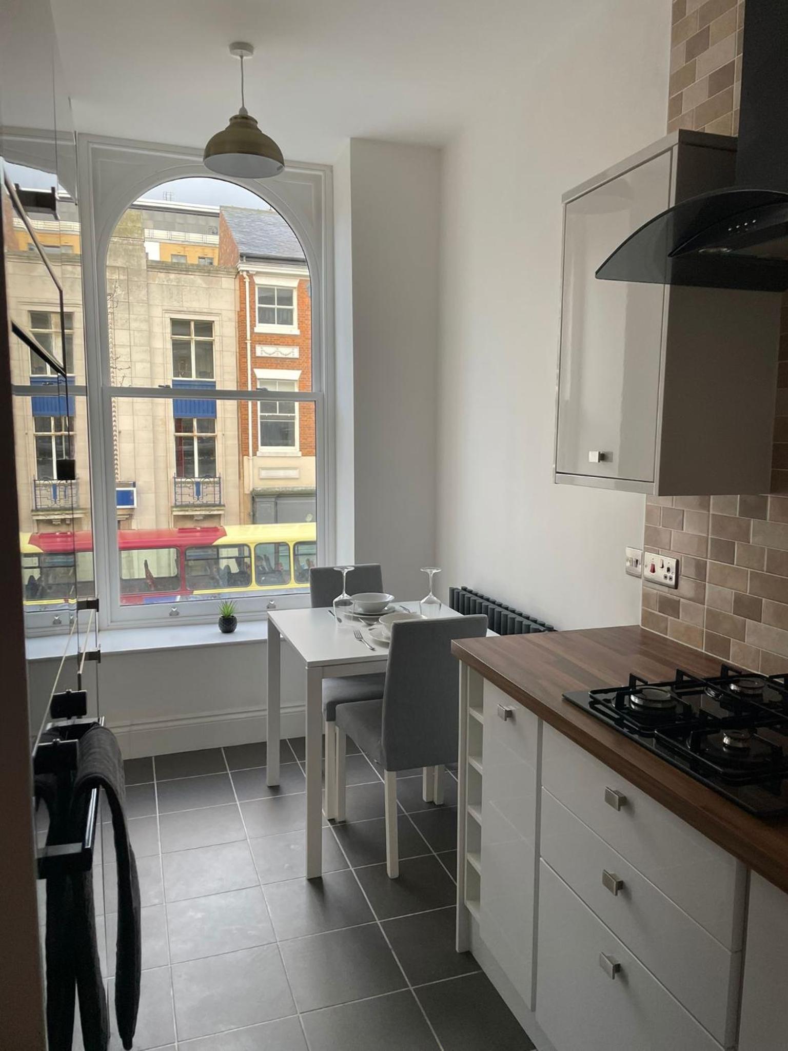 City Centre 1 Bed Sleeps 4 H5 view 3
