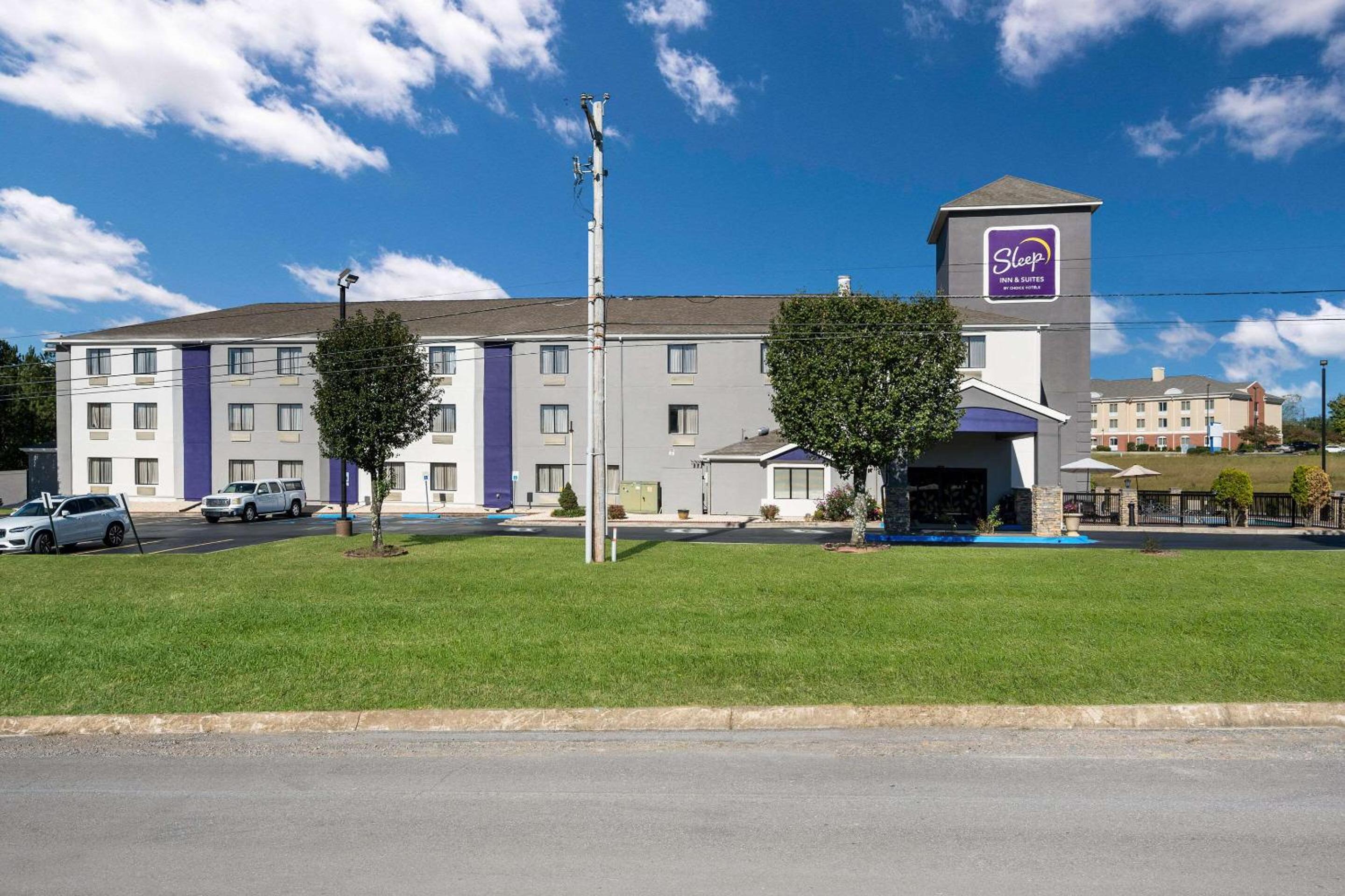 Cullman Vacations - Sleep Inn  Suites Cullman I-65 exit 310 - Property Image 3